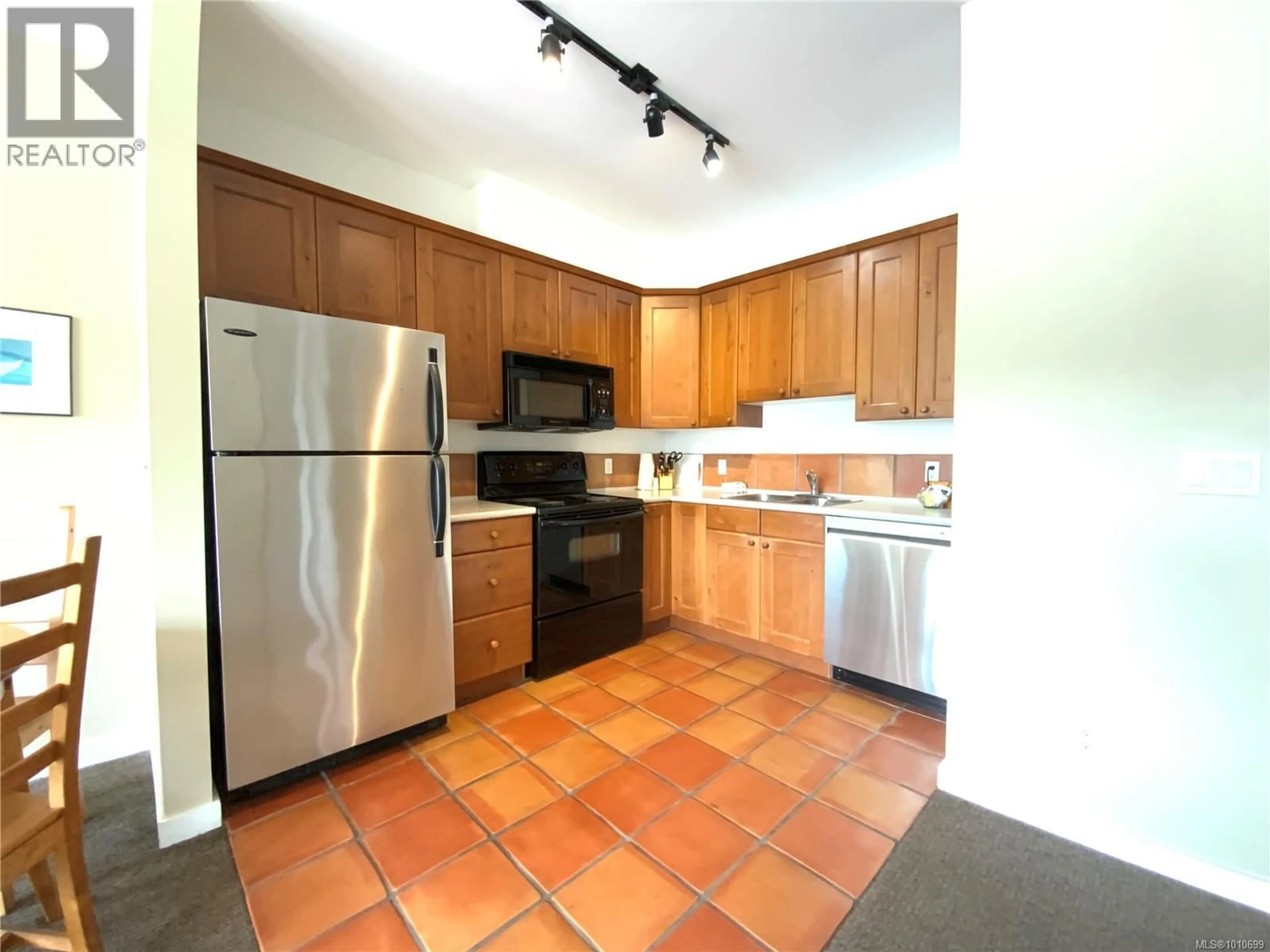Standard kitchen, ceramic/tile floor for 802 - 1971 HARBOUR DRIVE, Ucluelet British Columbia V0R3A0