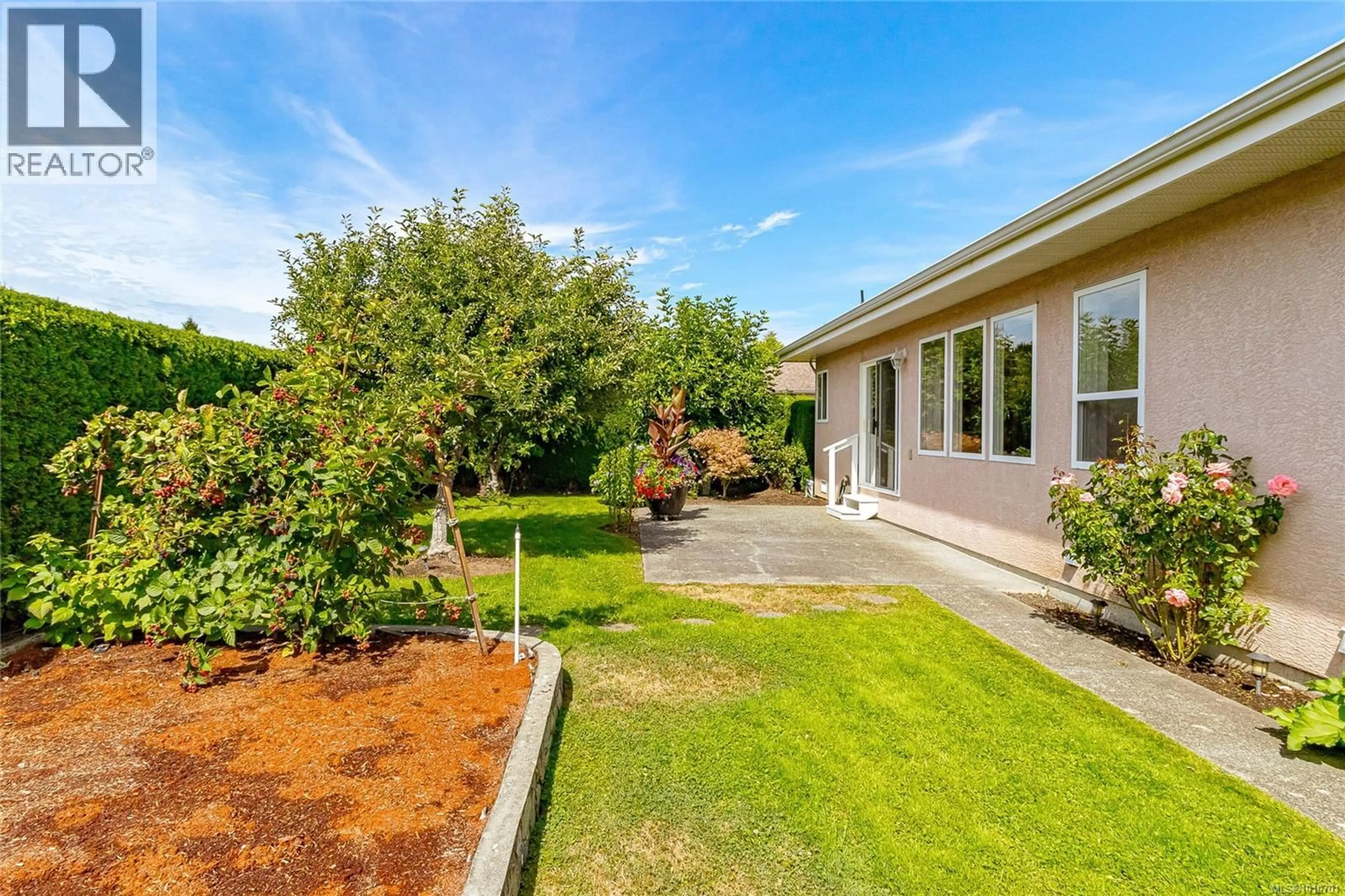 Patio, street for 4302 INDIGO LANE, Saanich British Columbia V8N6L1