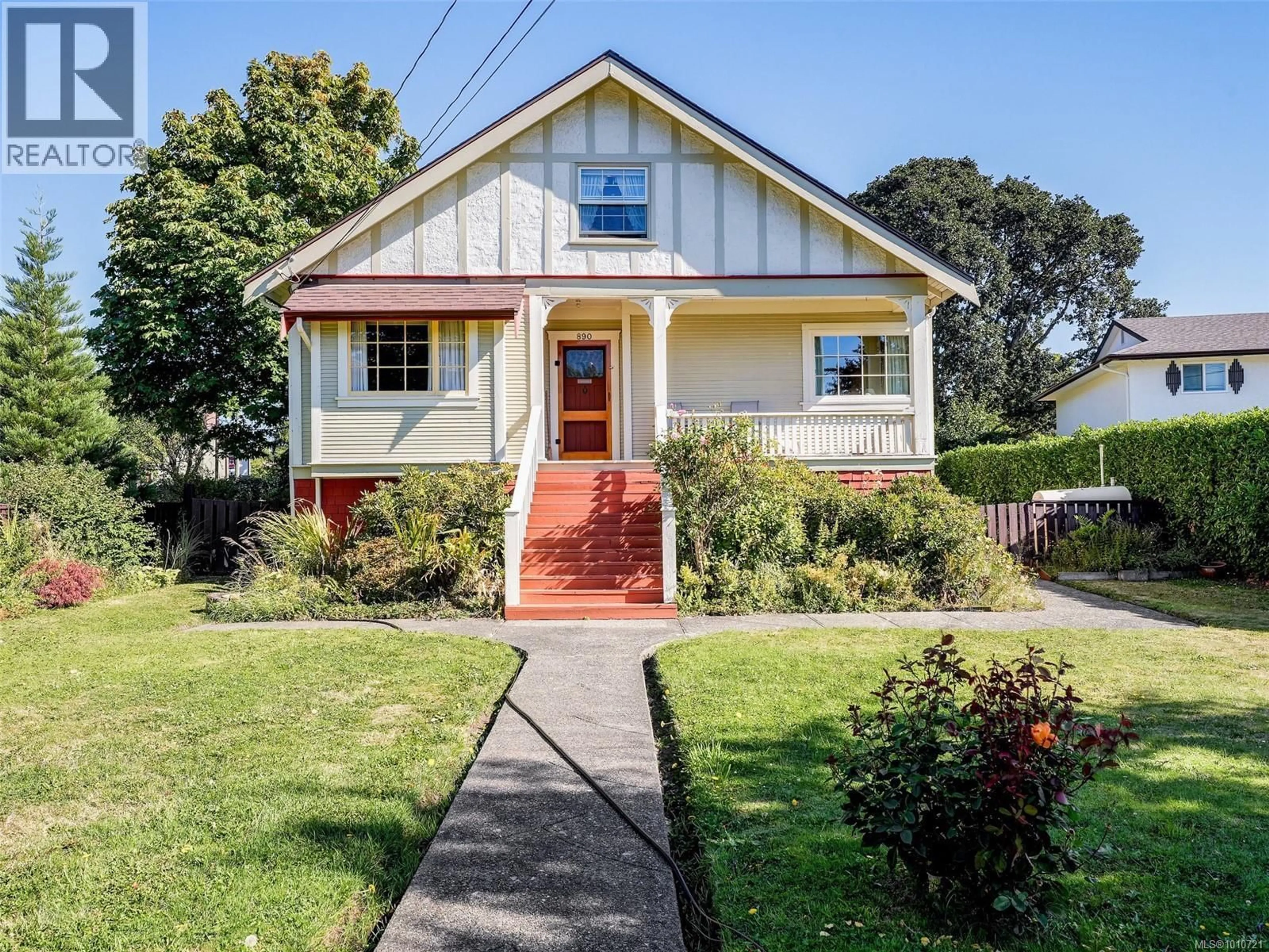 Home with vinyl exterior material, street for 890 BURNSIDE ROAD WEST, Saanich British Columbia V8Z1N2