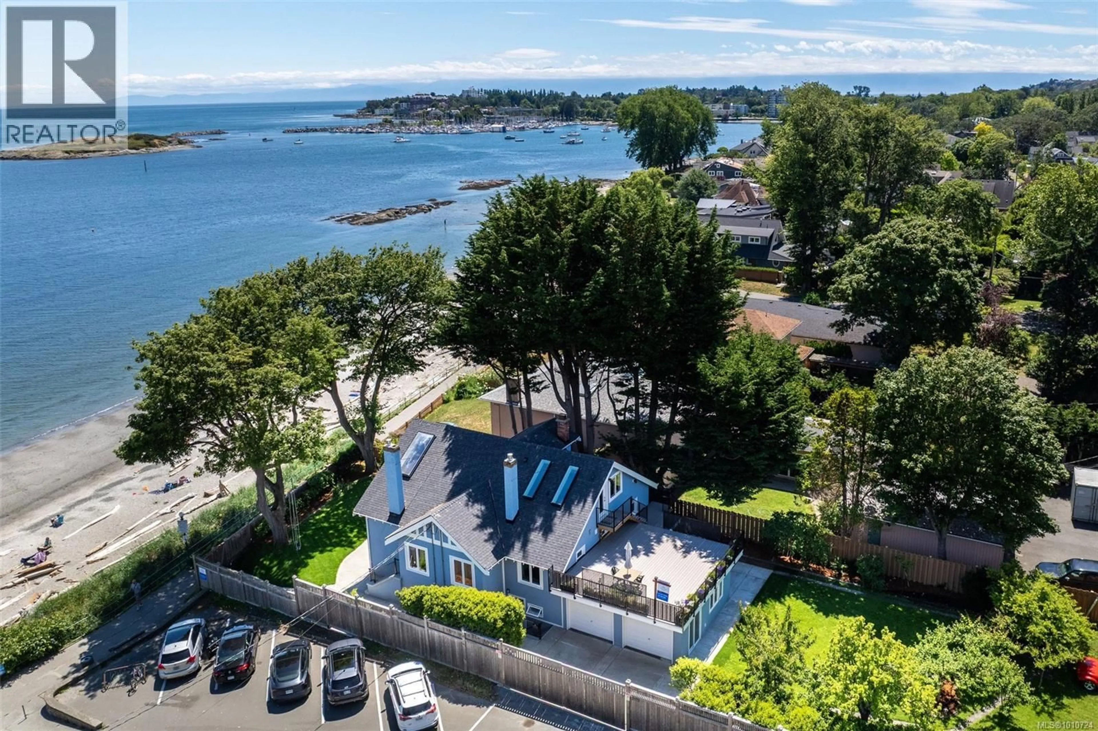 A pic from outside/outdoor area/front of a property/back of a property/a pic from drone, water/lake/river/ocean view for 2170 ESPLANADE, Oak Bay British Columbia V8R2W1
