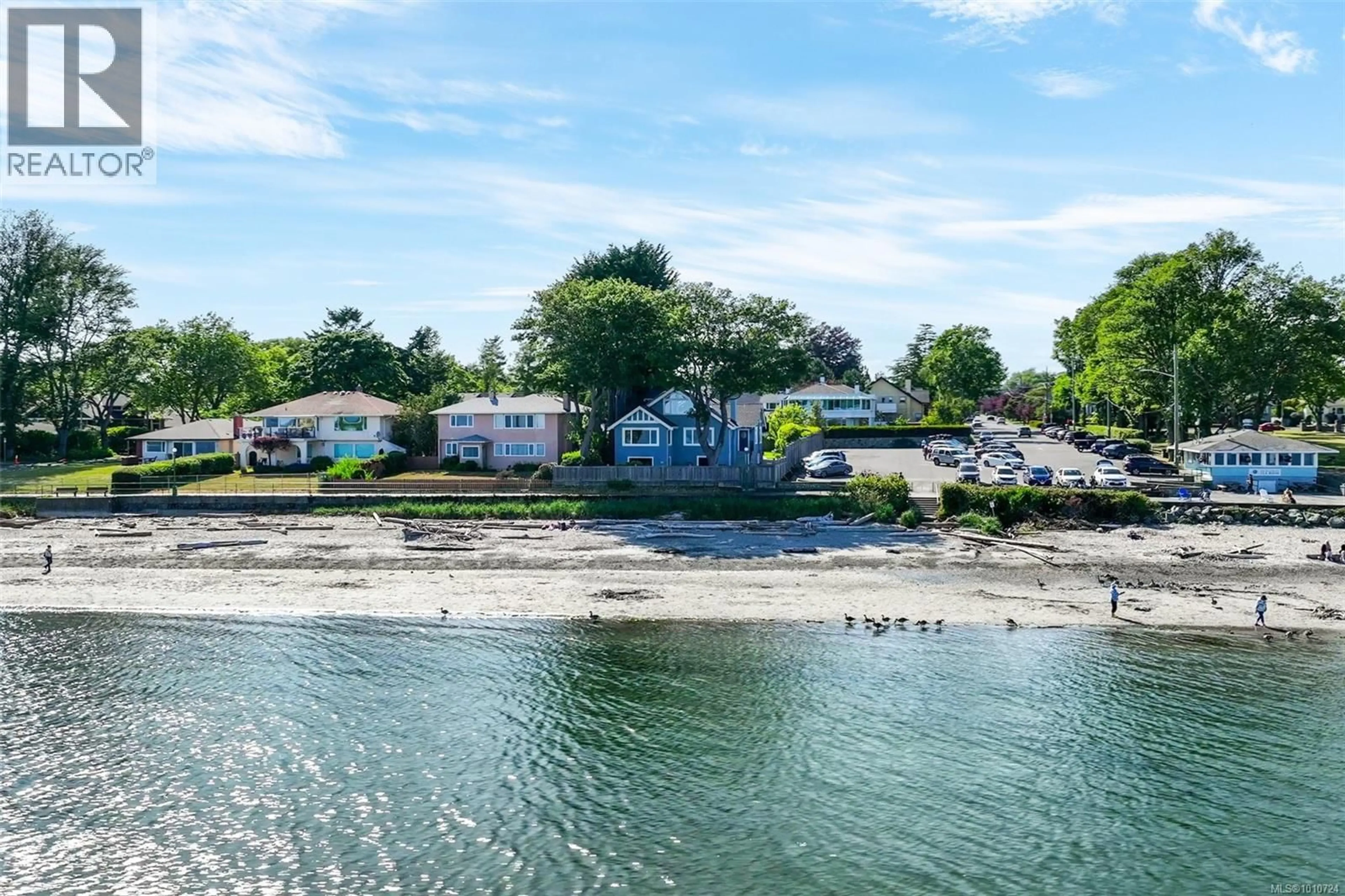 A pic from outside/outdoor area/front of a property/back of a property/a pic from drone, water/lake/river/ocean view for 2170 ESPLANADE, Oak Bay British Columbia V8R2W1