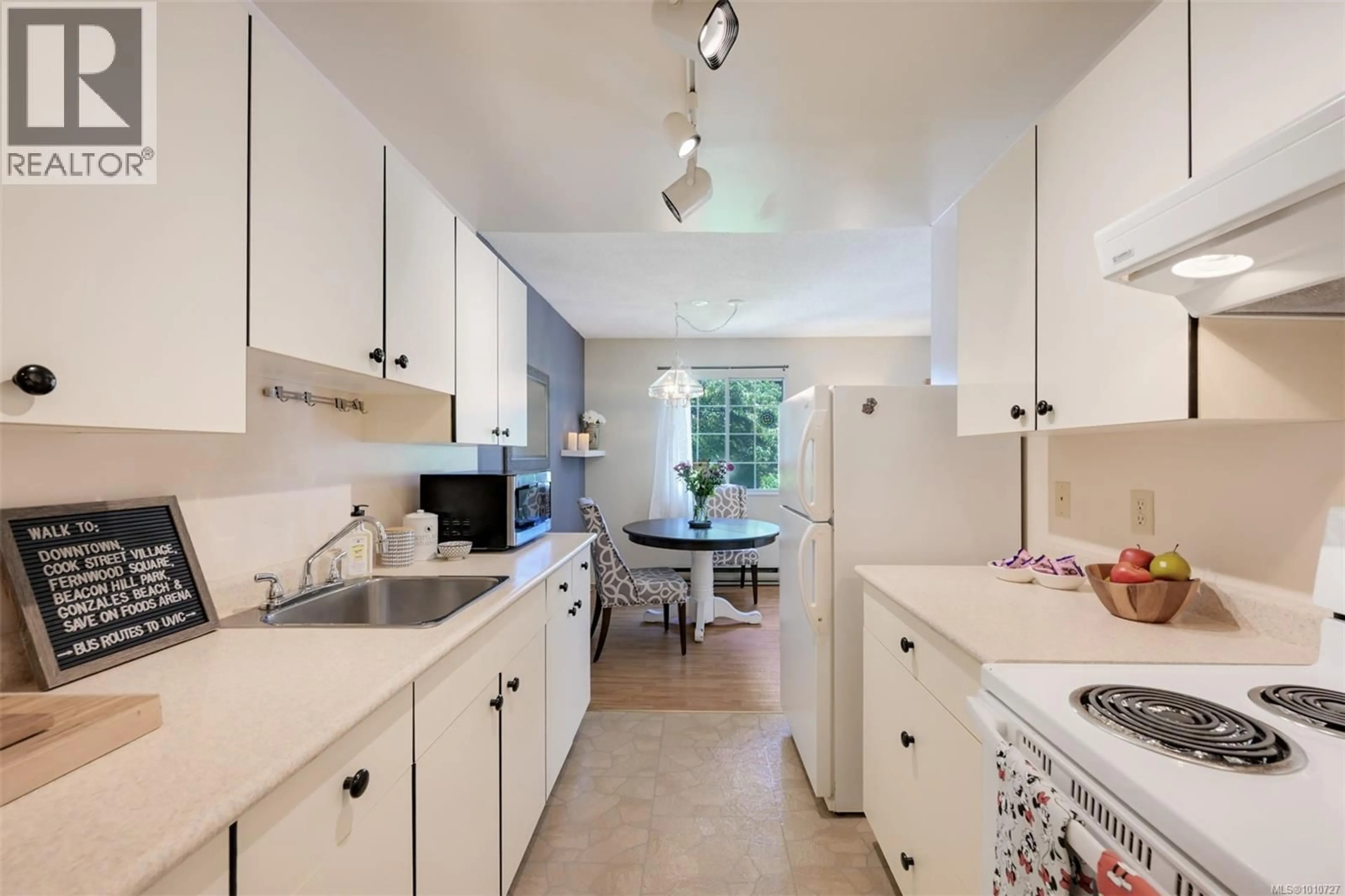 Standard kitchen, unknown for 201 - 1060 LINDEN AVENUE, Victoria British Columbia V8V4H2
