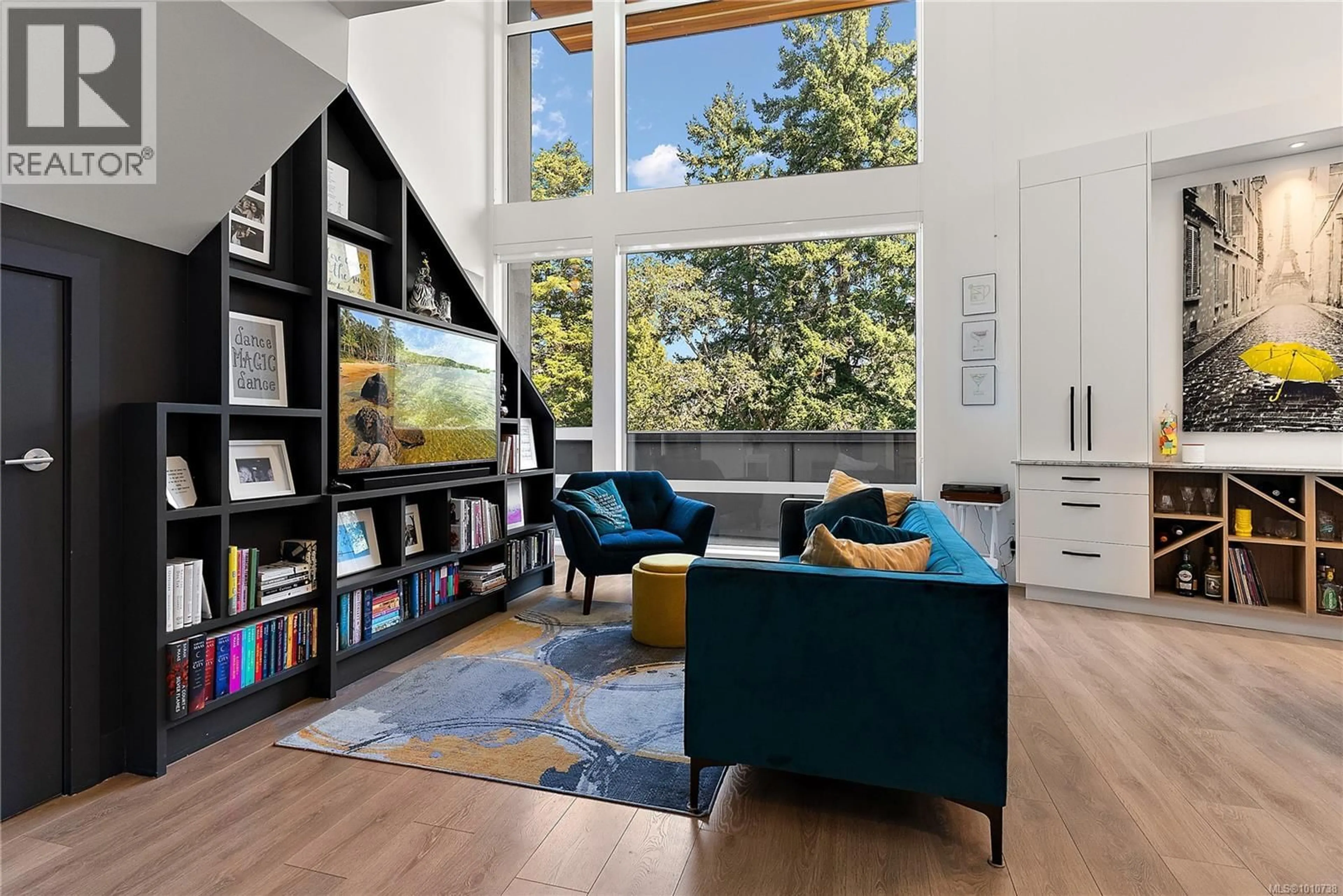 Living room with furniture, unknown for 411 - 991 MCKENZIE AVENUE, Saanich British Columbia V8X0B5