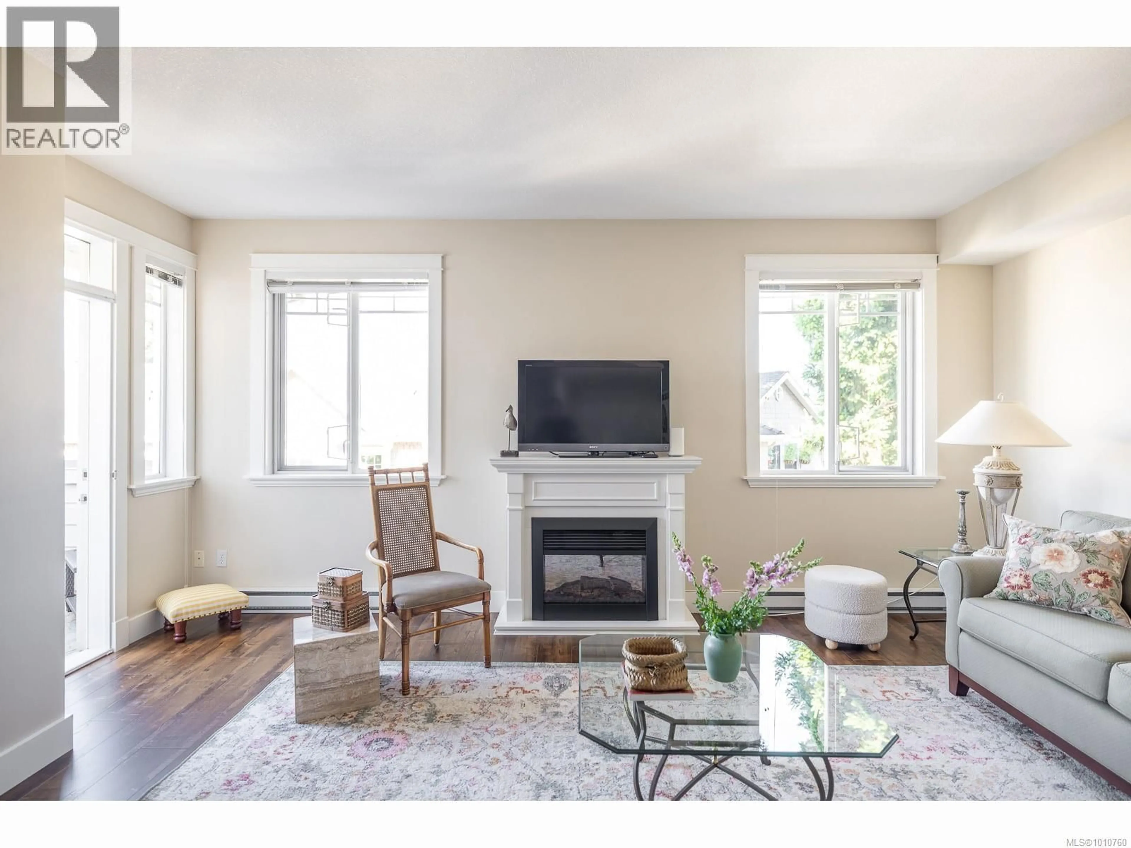 Living room with furniture, unknown for 201 - 193 SECOND AVENUE, Qualicum Beach British Columbia V9K2N5