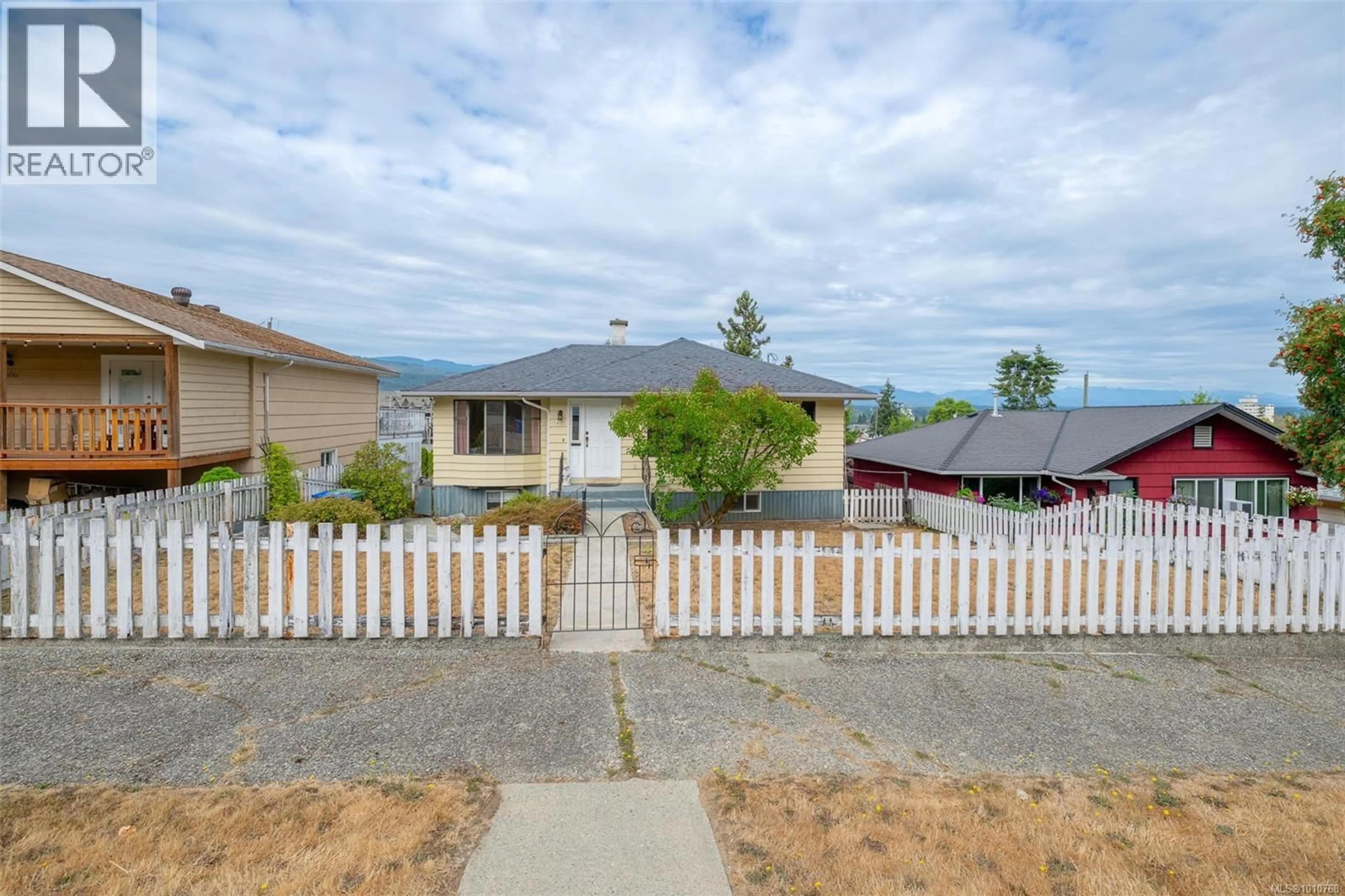 A pic from outside/outdoor area/front of a property/back of a property/a pic from drone, unknown for 3610 16TH AVENUE, Port Alberni British Columbia V9Y5E2