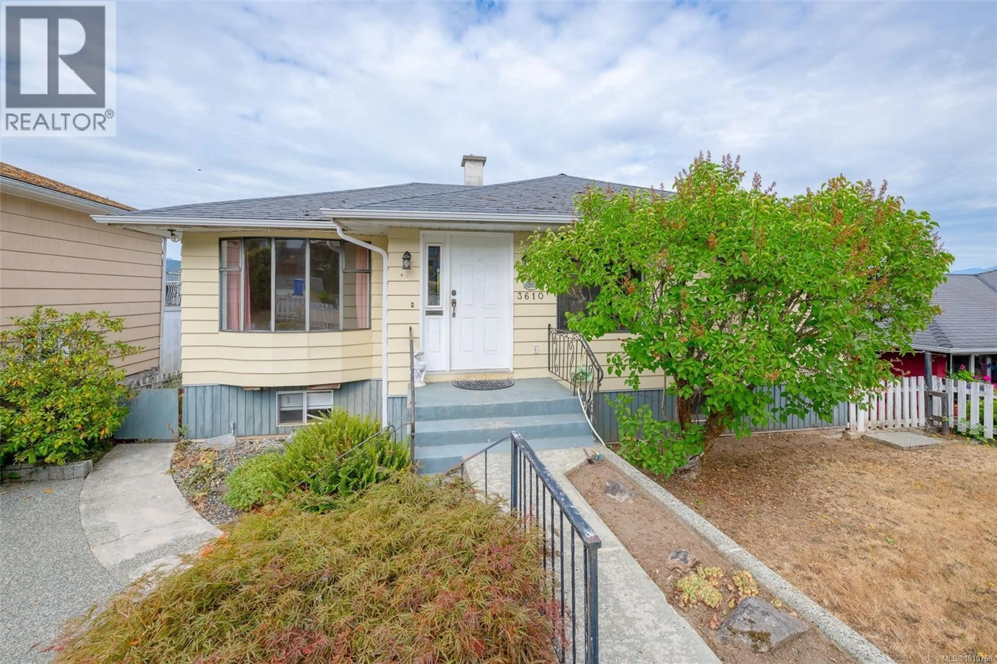 Home with vinyl exterior material, street for 3610 16TH AVENUE, Port Alberni British Columbia V9Y5E2
