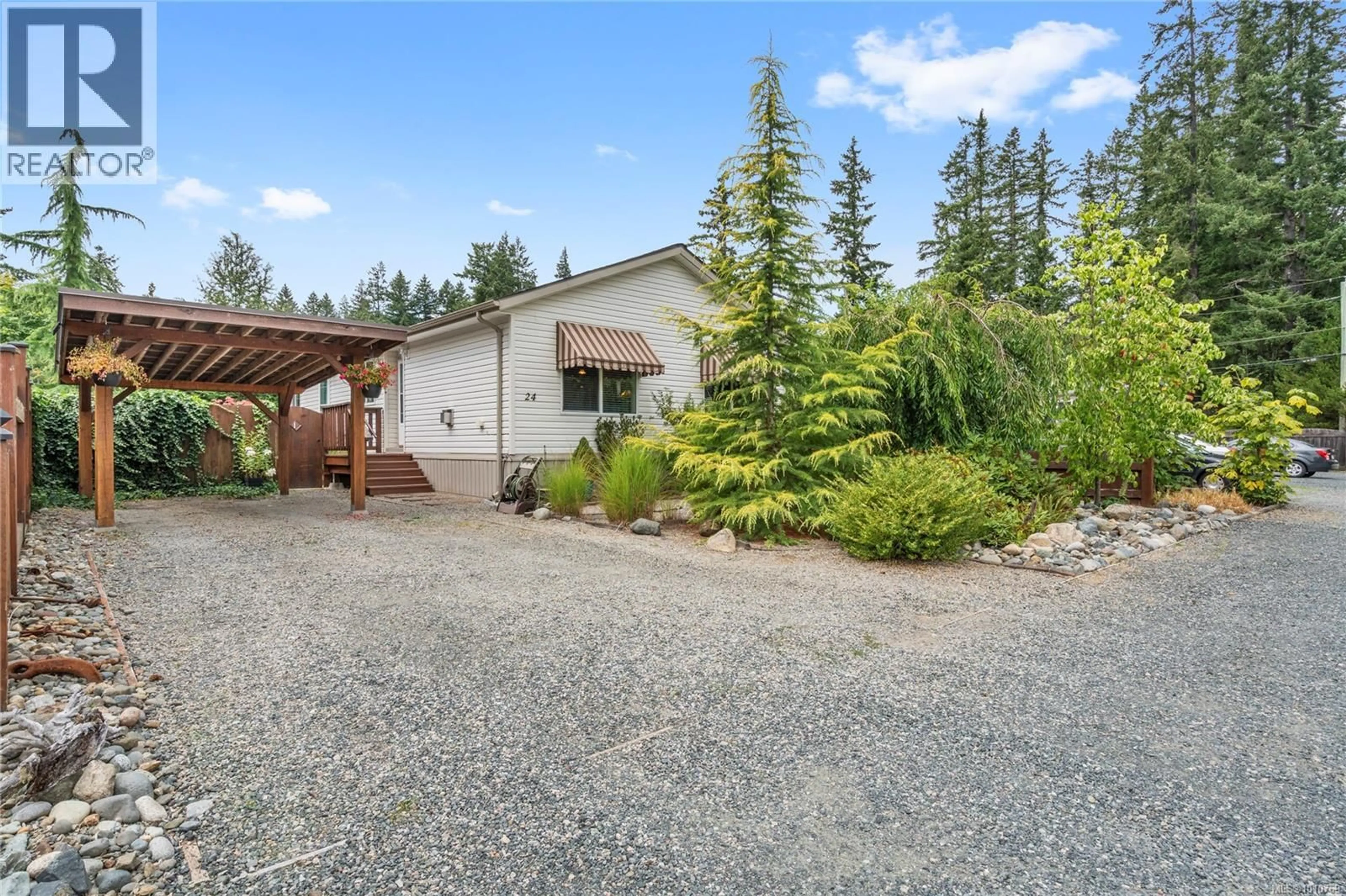 A pic from outside/outdoor area/front of a property/back of a property/a pic from drone, unknown for 24 - 3704 MELROSE ROAD, Whiskey Creek British Columbia V9K1V3