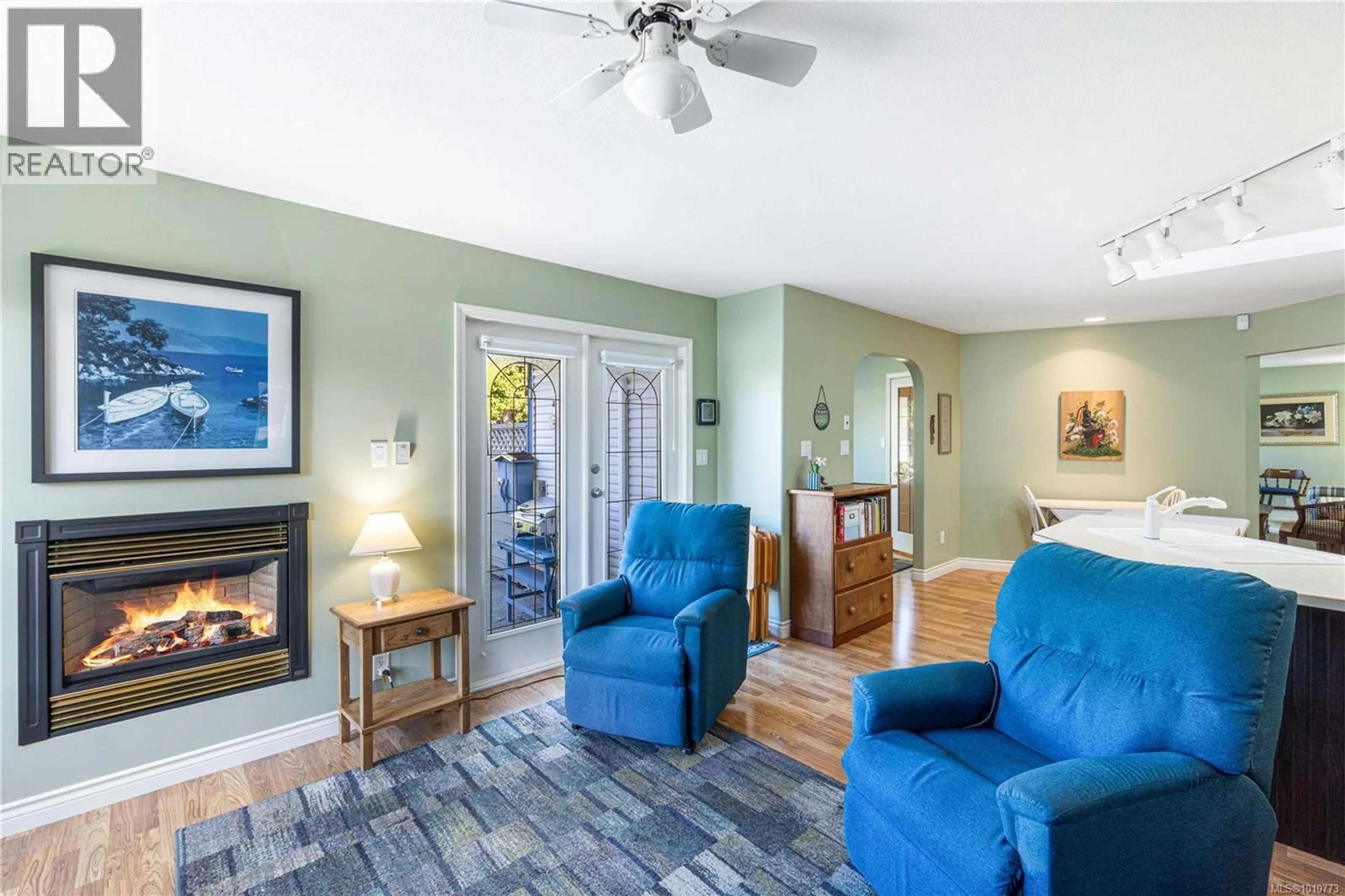 Living room with furniture, unknown for 785 NICOLLS DRIVE, Parksville British Columbia V9P1W9