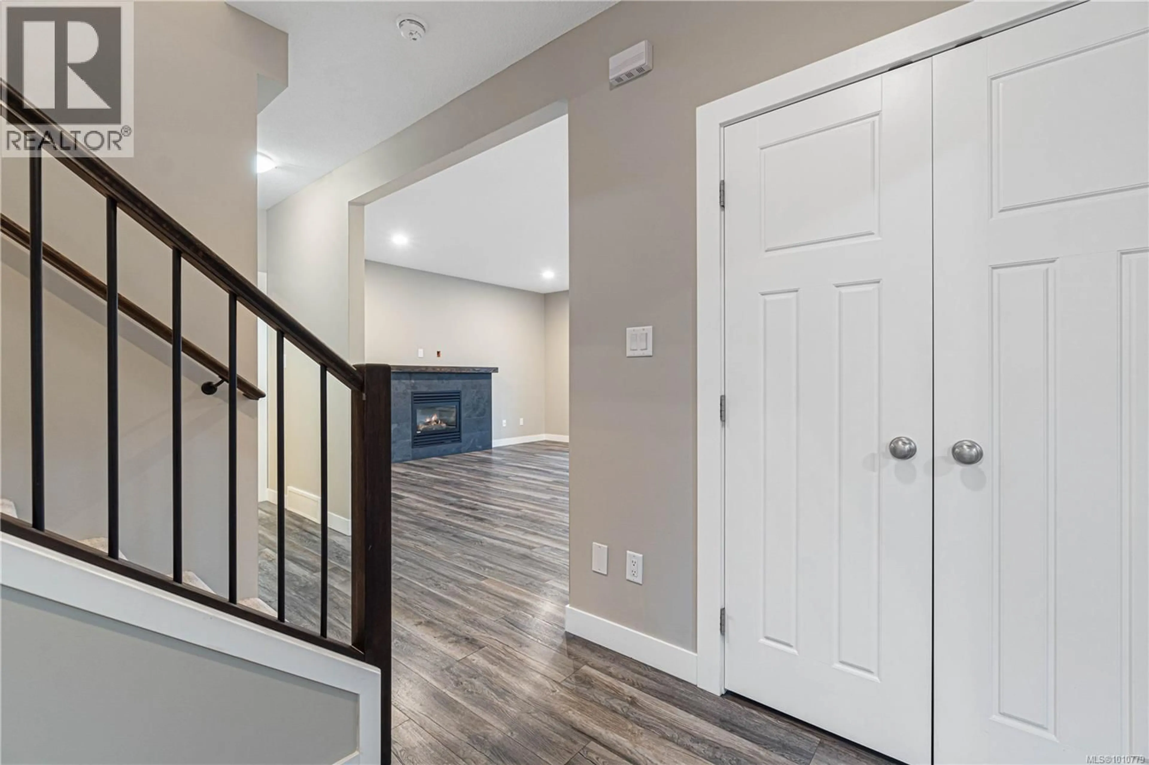 Indoor entryway for 3700 REYNOLDS ROAD, Nanaimo British Columbia V9T0J4