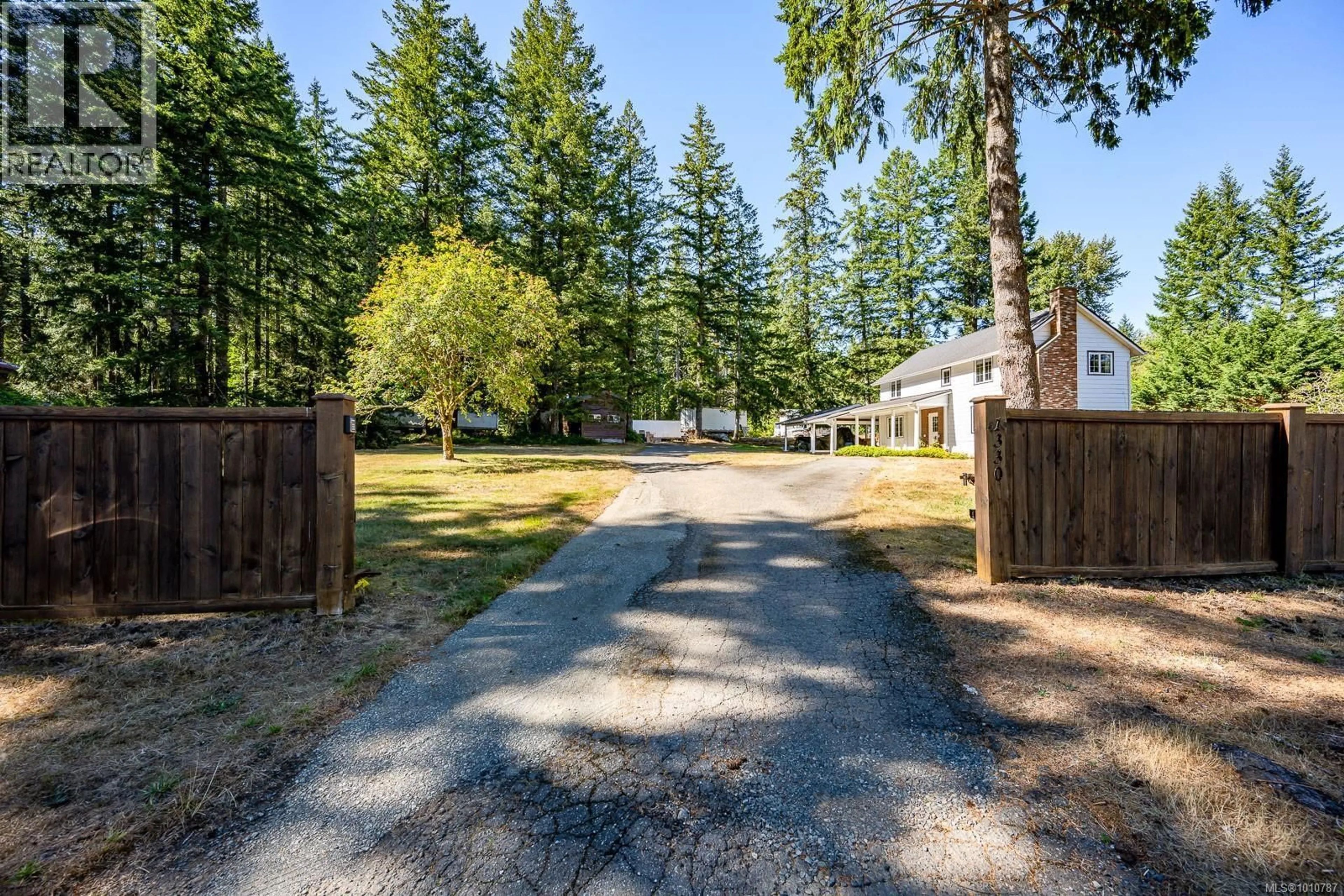 Patio, forest/trees view for 1330 WILLIAMS BEACH ROAD, Merville British Columbia V0R2M0
