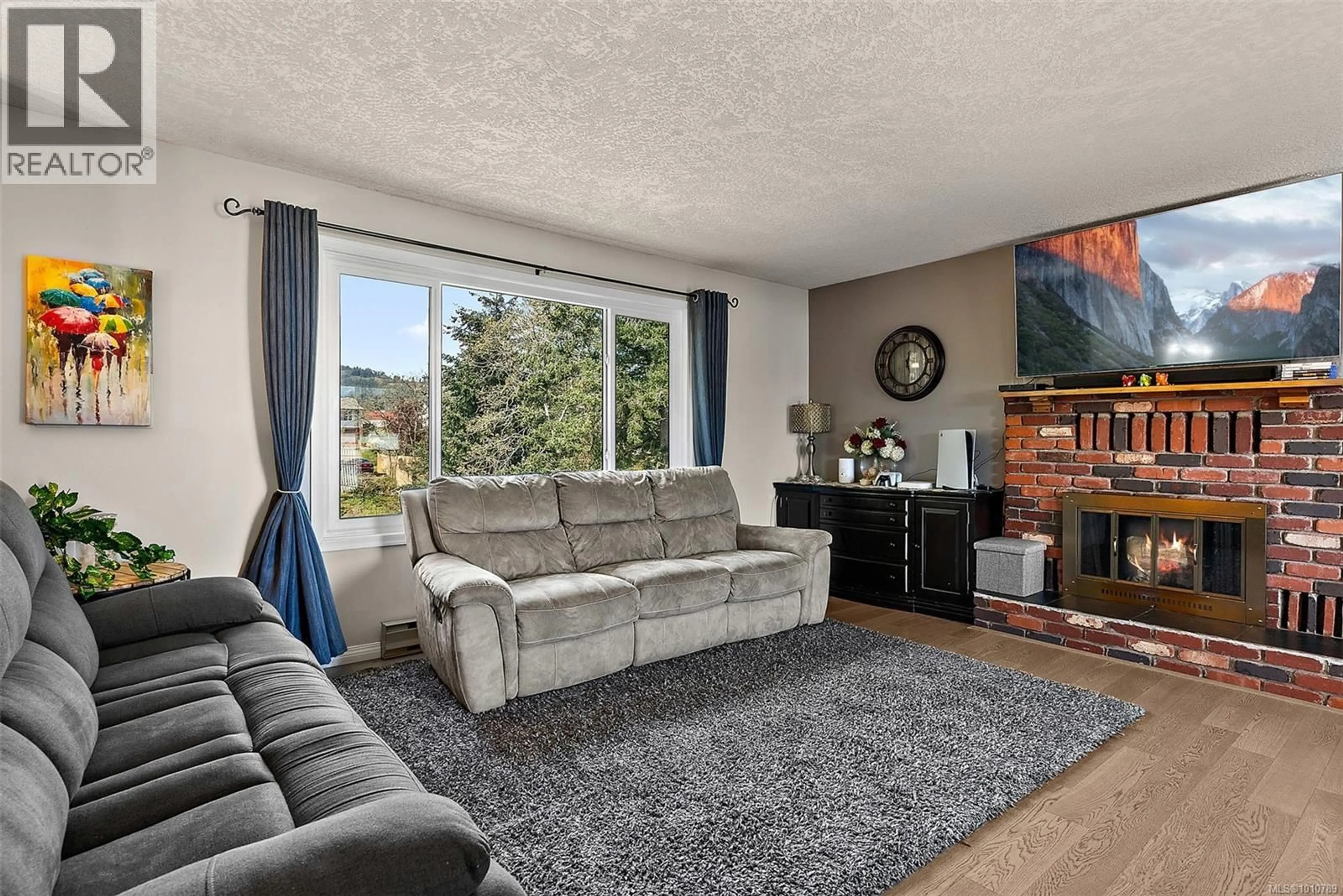 Living room with furniture, unknown for 2475 SKEDANS ROAD, Langford British Columbia V9B5H6