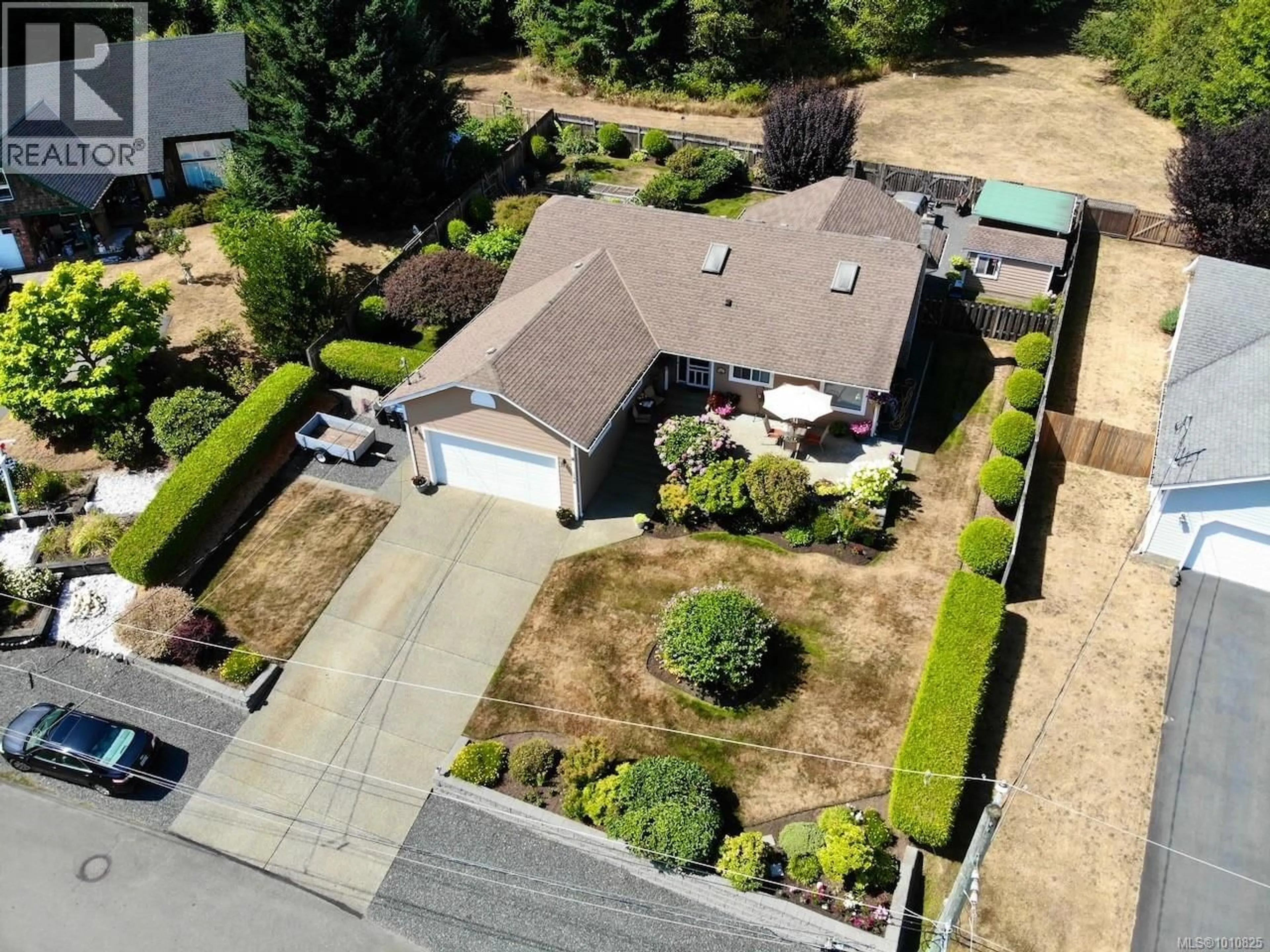 A pic from outside/outdoor area/front of a property/back of a property/a pic from drone, street for 138 BAYRIDGE PLACE, Bowser British Columbia V0R1G0