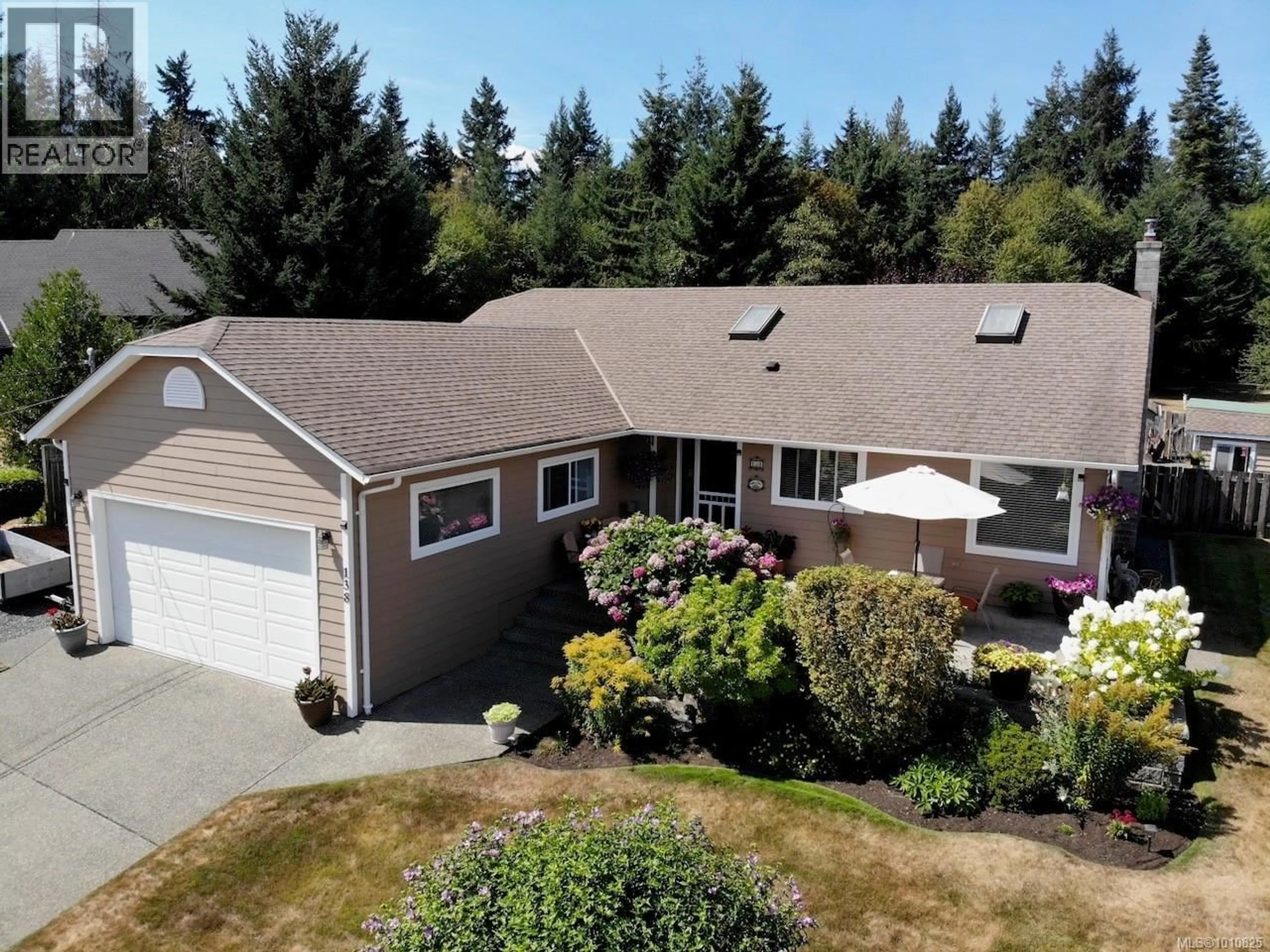 A pic from outside/outdoor area/front of a property/back of a property/a pic from drone, unknown for 138 BAYRIDGE PLACE, Bowser British Columbia V0R1G0