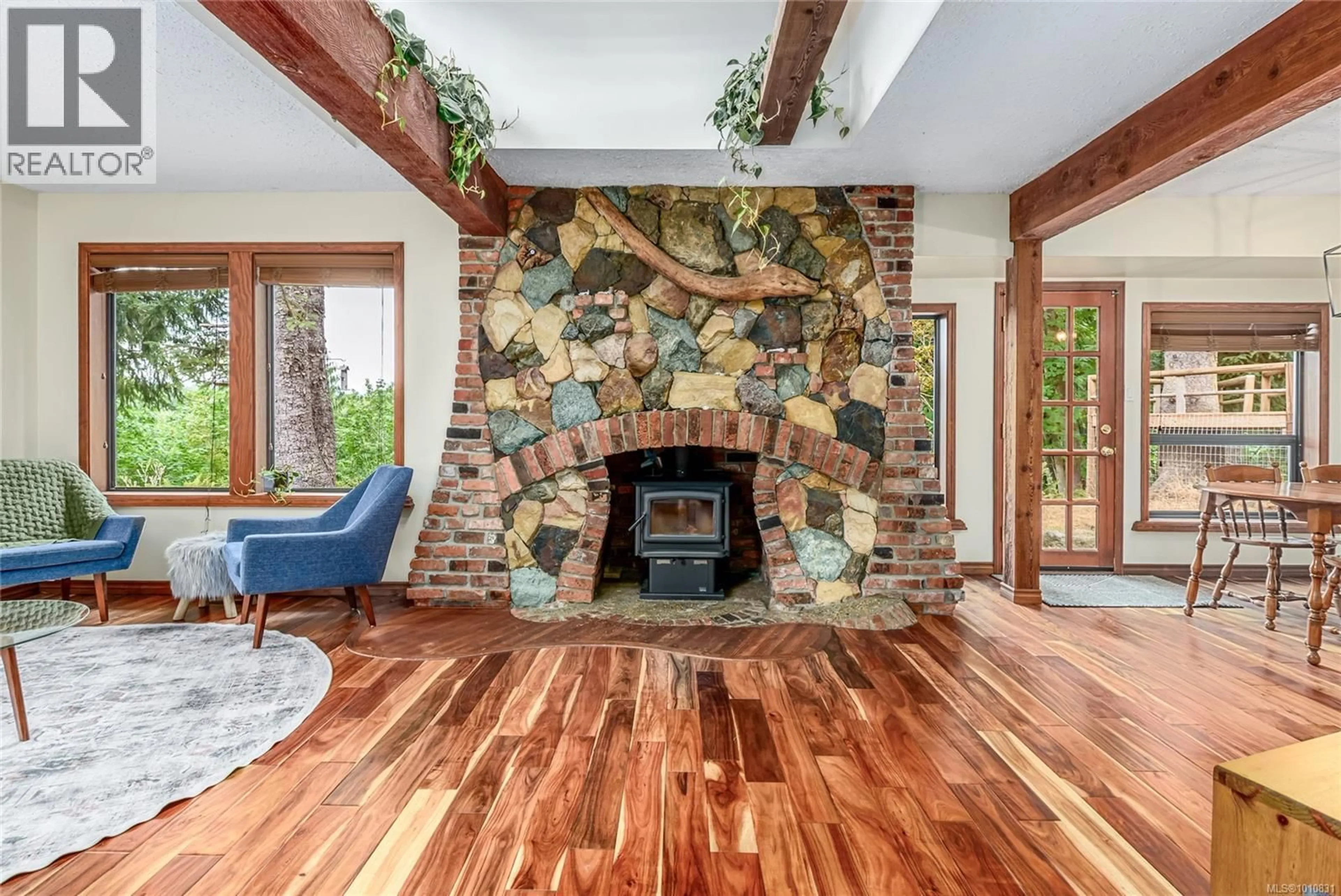 Indoor entryway for 8965 OAKES ROAD, Black Creek British Columbia V9J1J2
