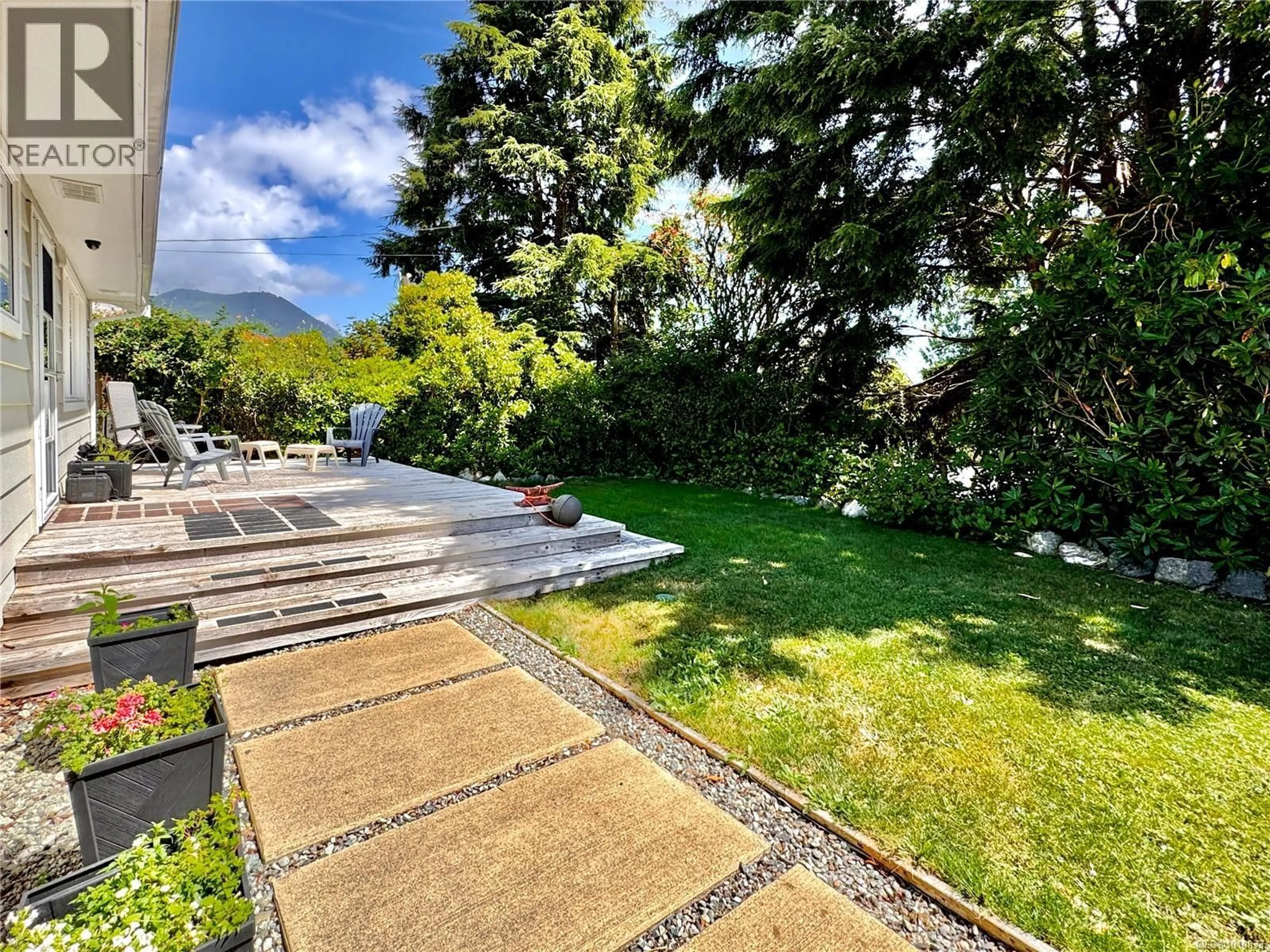 A pic from outside/outdoor area/front of a property/back of a property/a pic from drone, street for 255 OTTER STREET, Ucluelet British Columbia V0R3A0