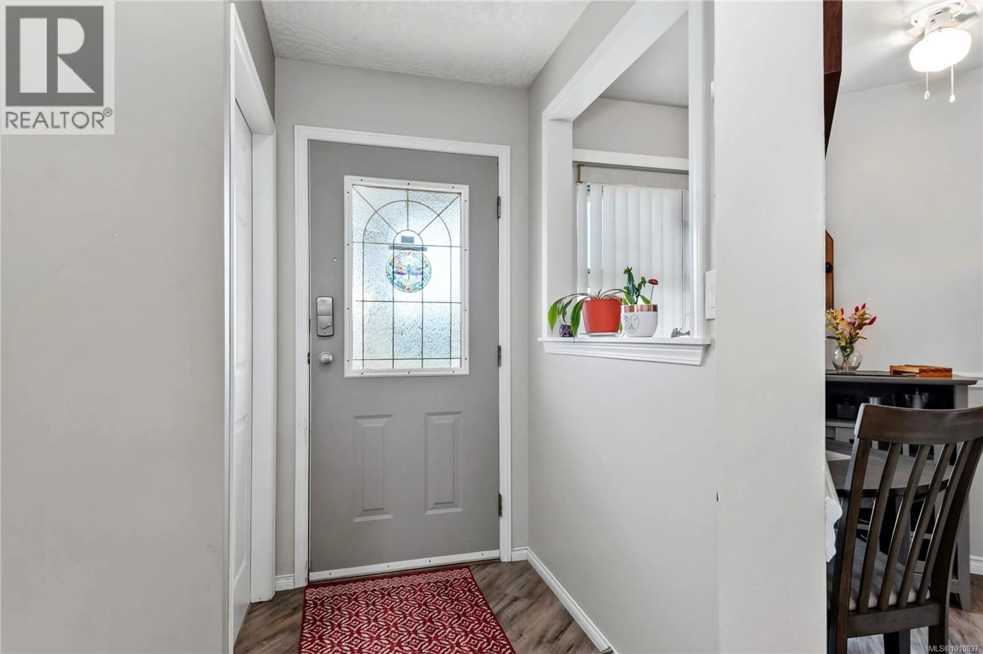 Indoor entryway for 15 - 650 YORKSHIRE DRIVE, Campbell River British Columbia V9W8A6
