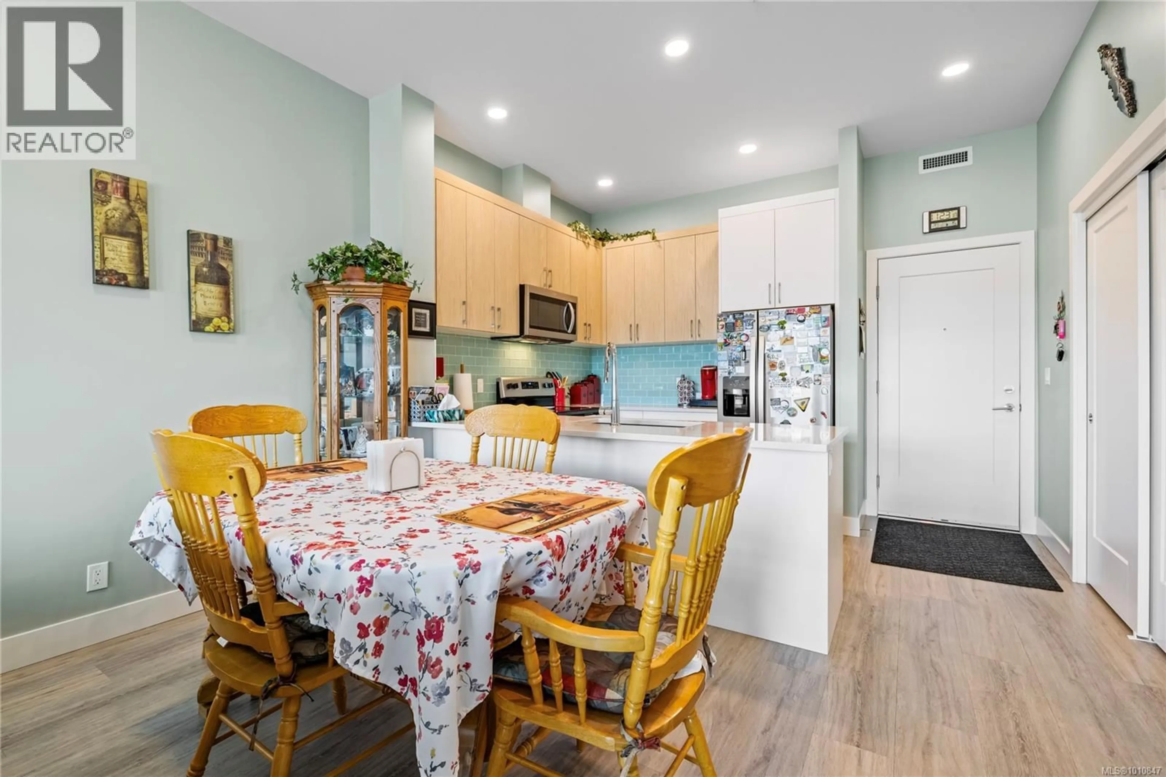 Open concept kitchen, unknown for 501 - 6540 METRAL DRIVE, Nanaimo British Columbia V9L0L8