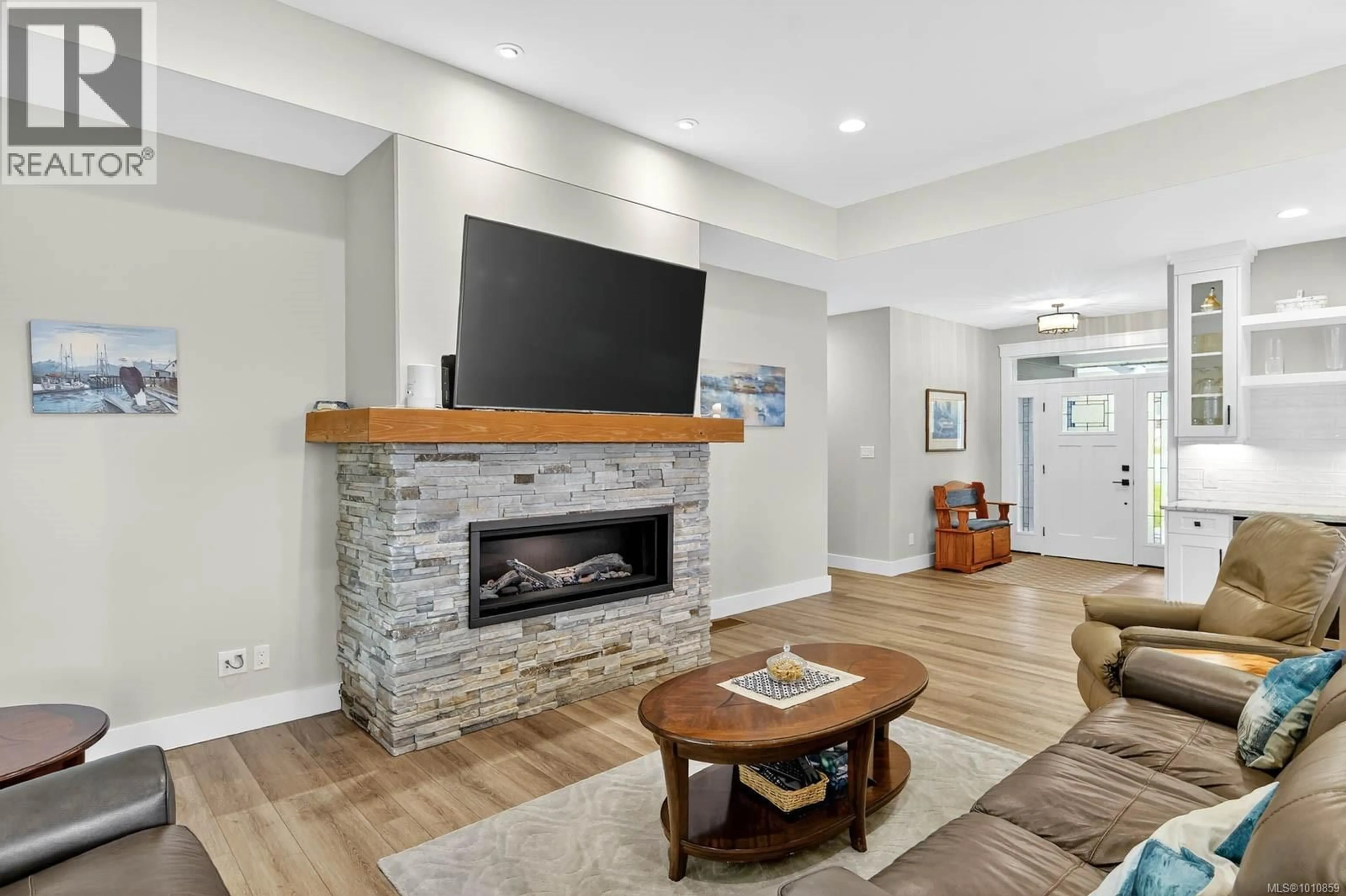 Living room with furniture, unknown for 3351 ARGYLE STREET, Port Alberni British Columbia V9Y0A1