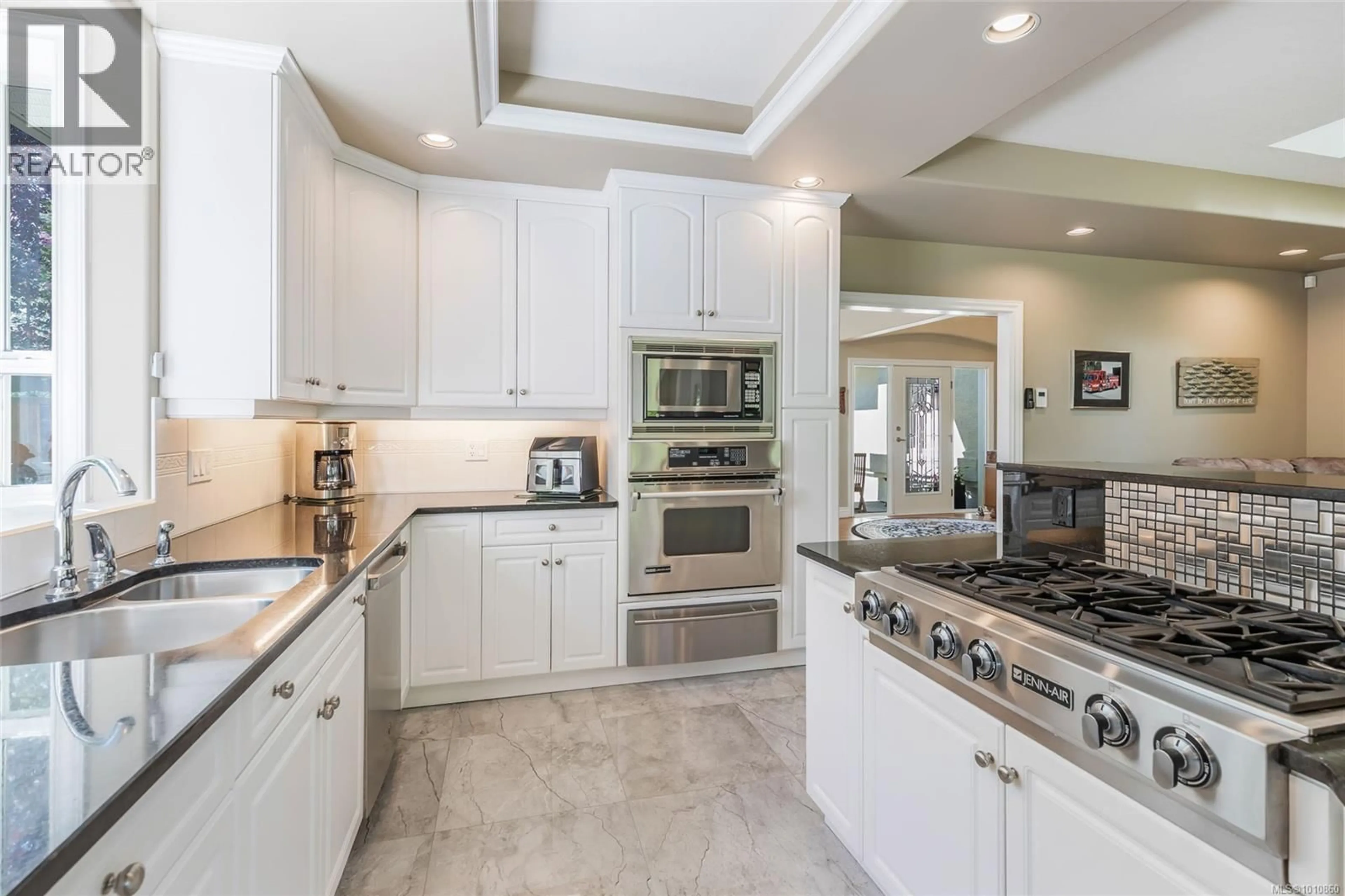 Open concept kitchen, ceramic/tile floor for 1195 ROBERTON BOULEVARD, French Creek British Columbia V9P2K6