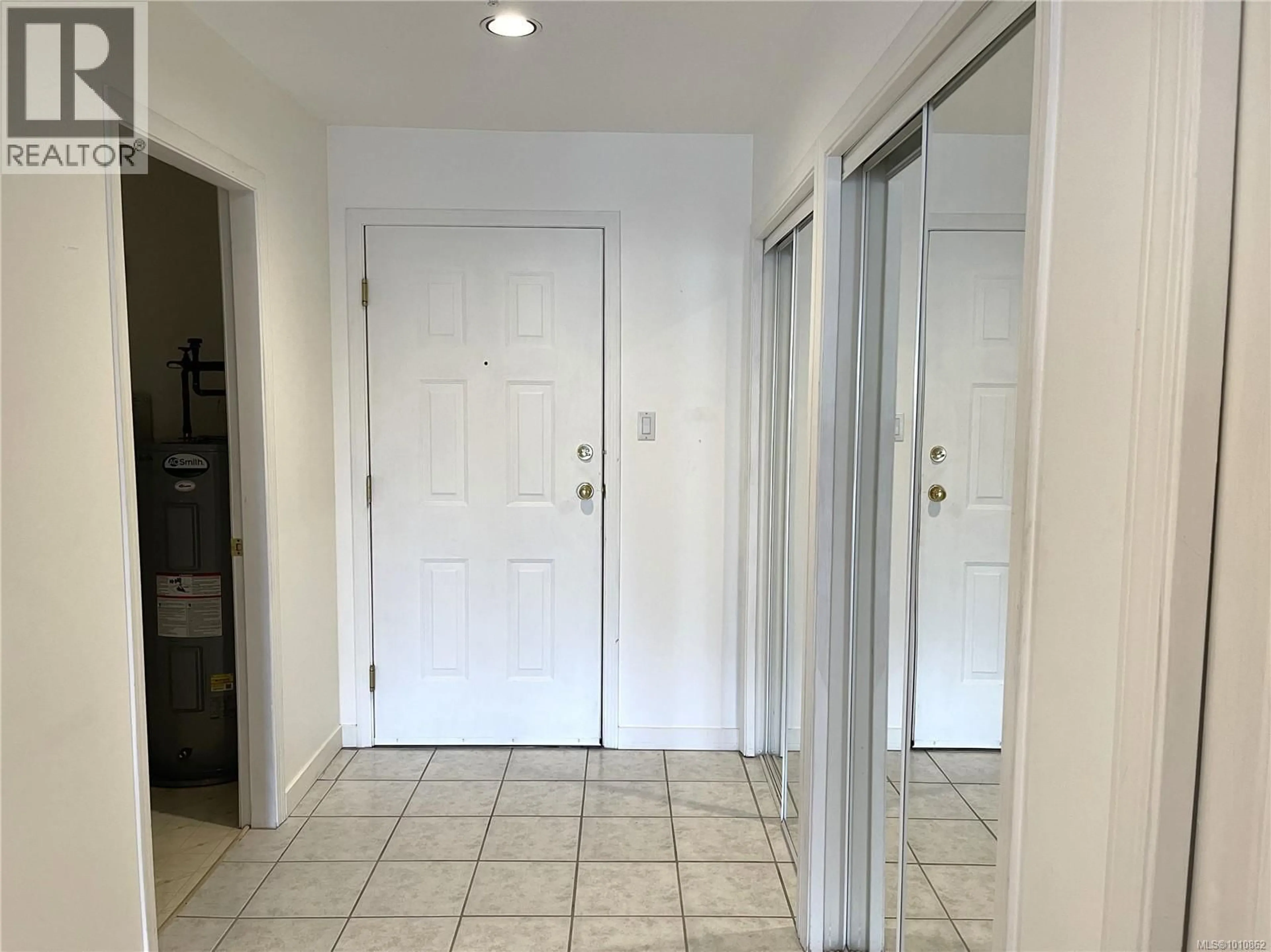 Indoor entryway for 202 - 4505 VICTORIA QUAY, Port Alberni British Columbia V9Y6L8