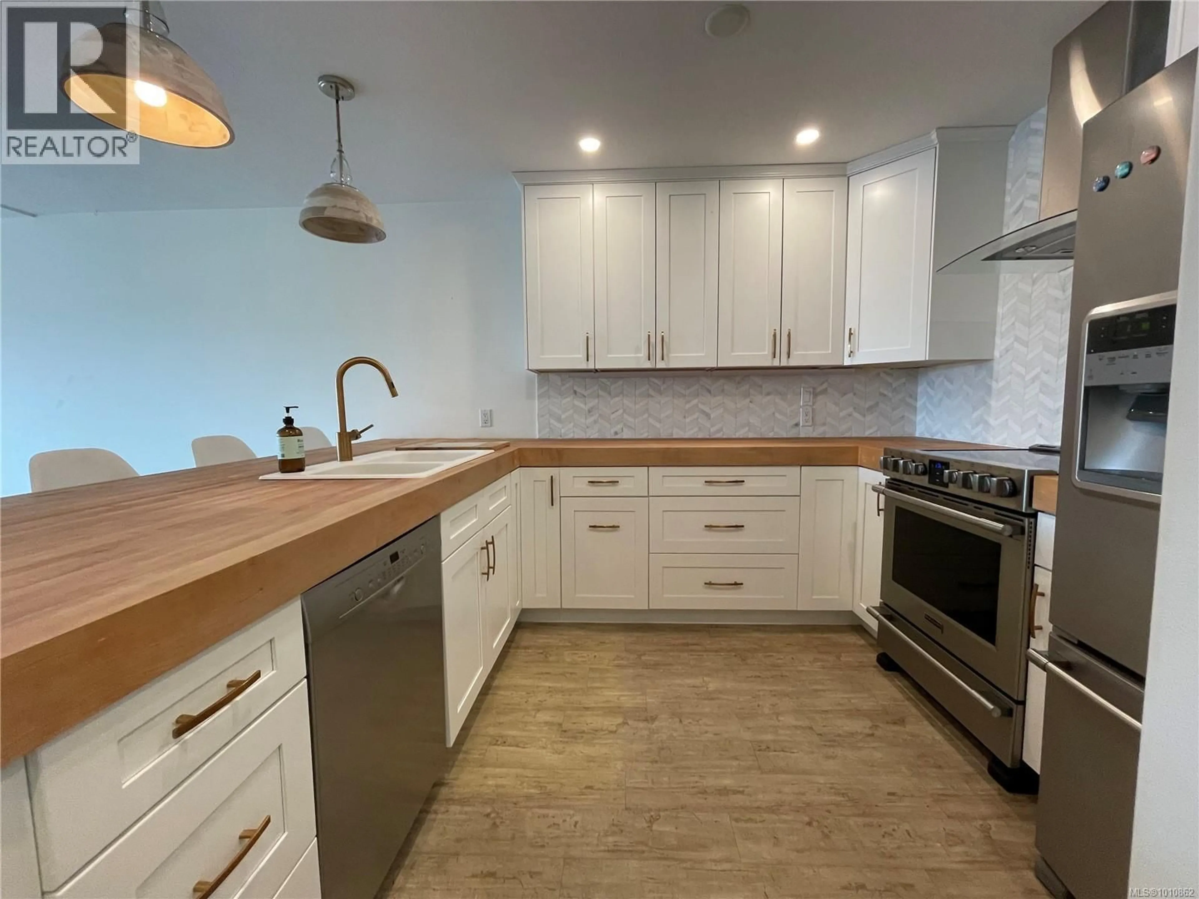 Open concept kitchen, unknown for 202 - 4505 VICTORIA QUAY, Port Alberni British Columbia V9Y6L8
