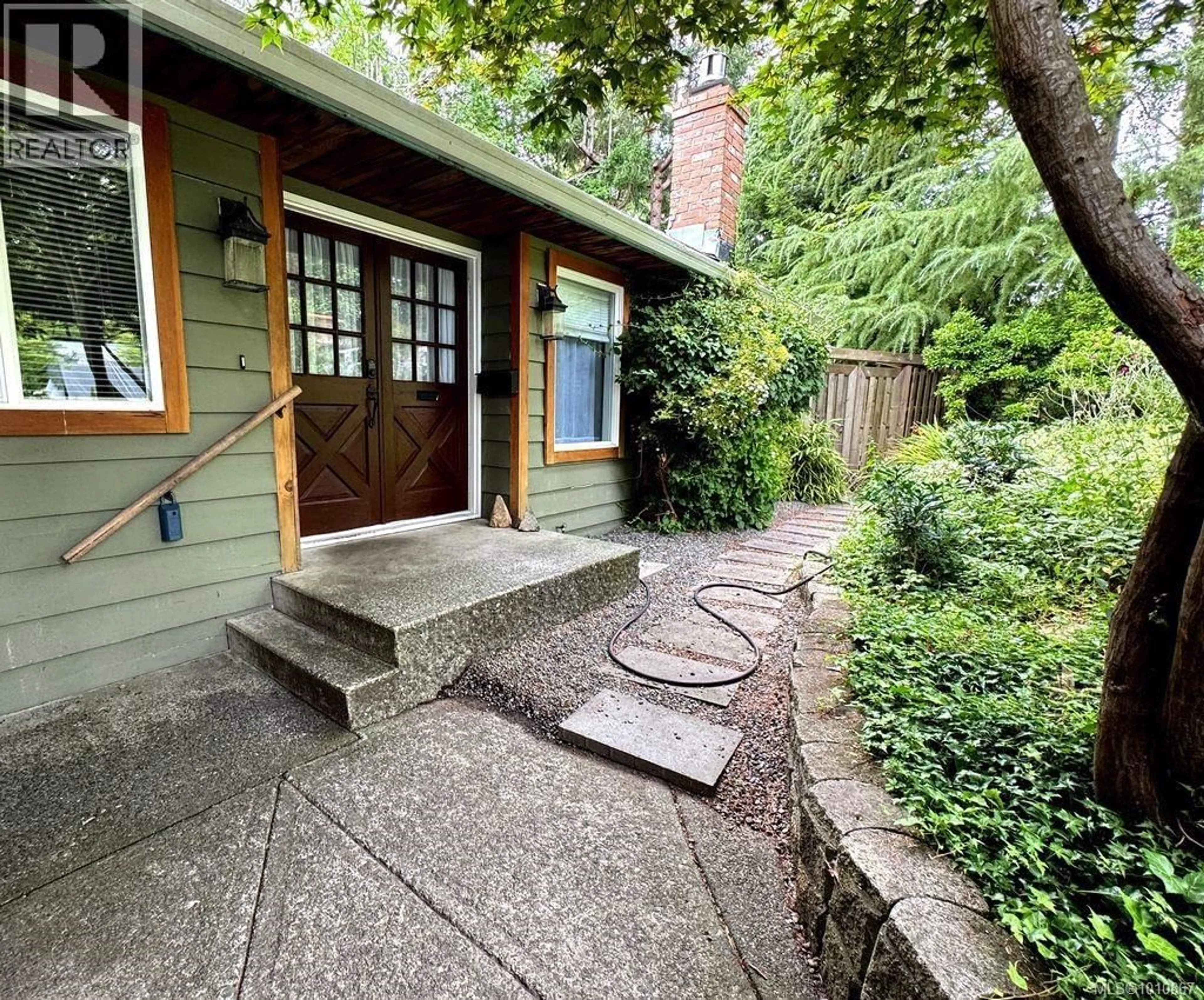 Patio, street for 254 FAWN ROAD, Campbell River British Columbia V9W5L7