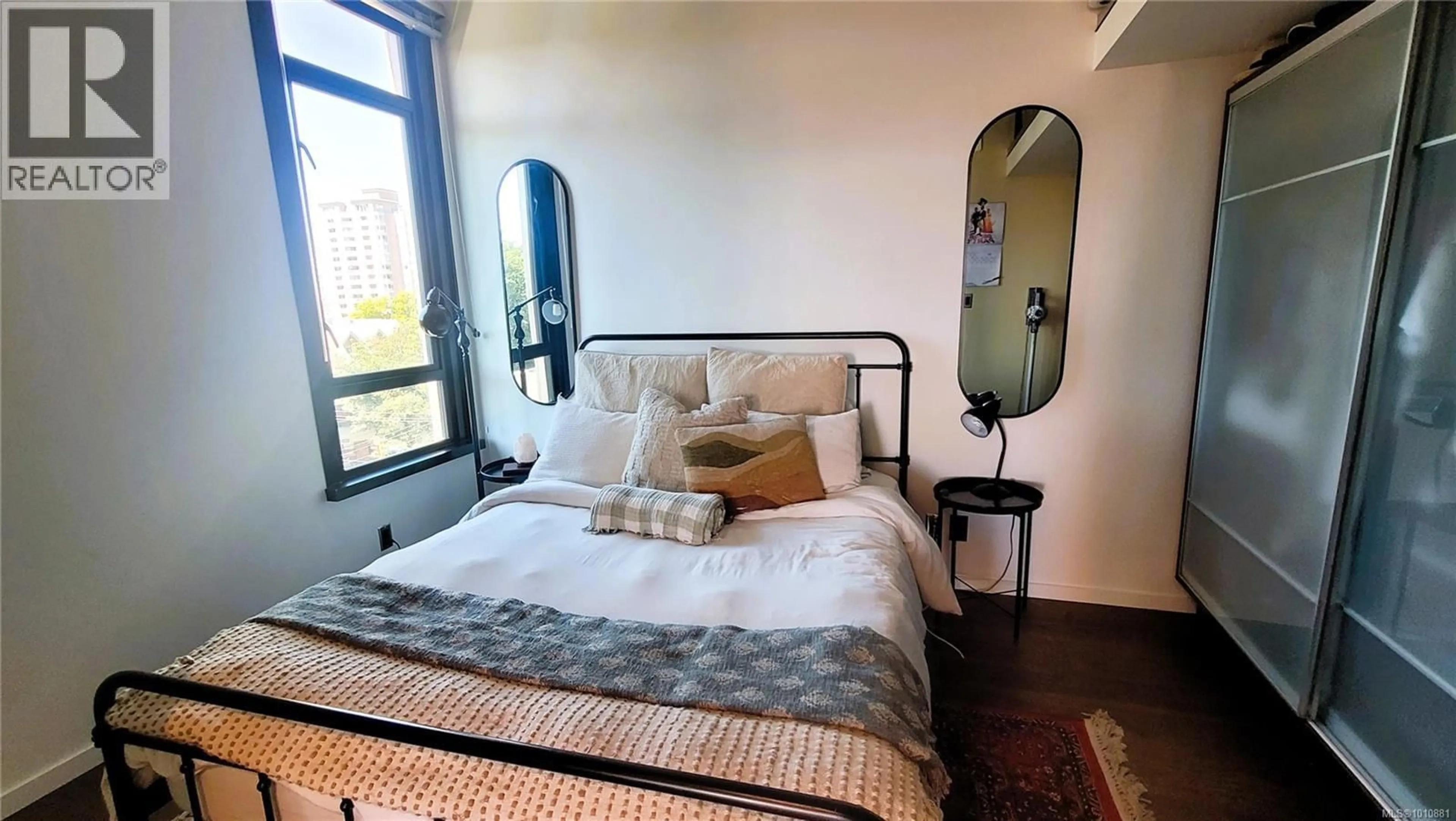 Bedroom with bed, unknown for 632 - 1029 VIEW STREET, Victoria British Columbia V8V4Y3