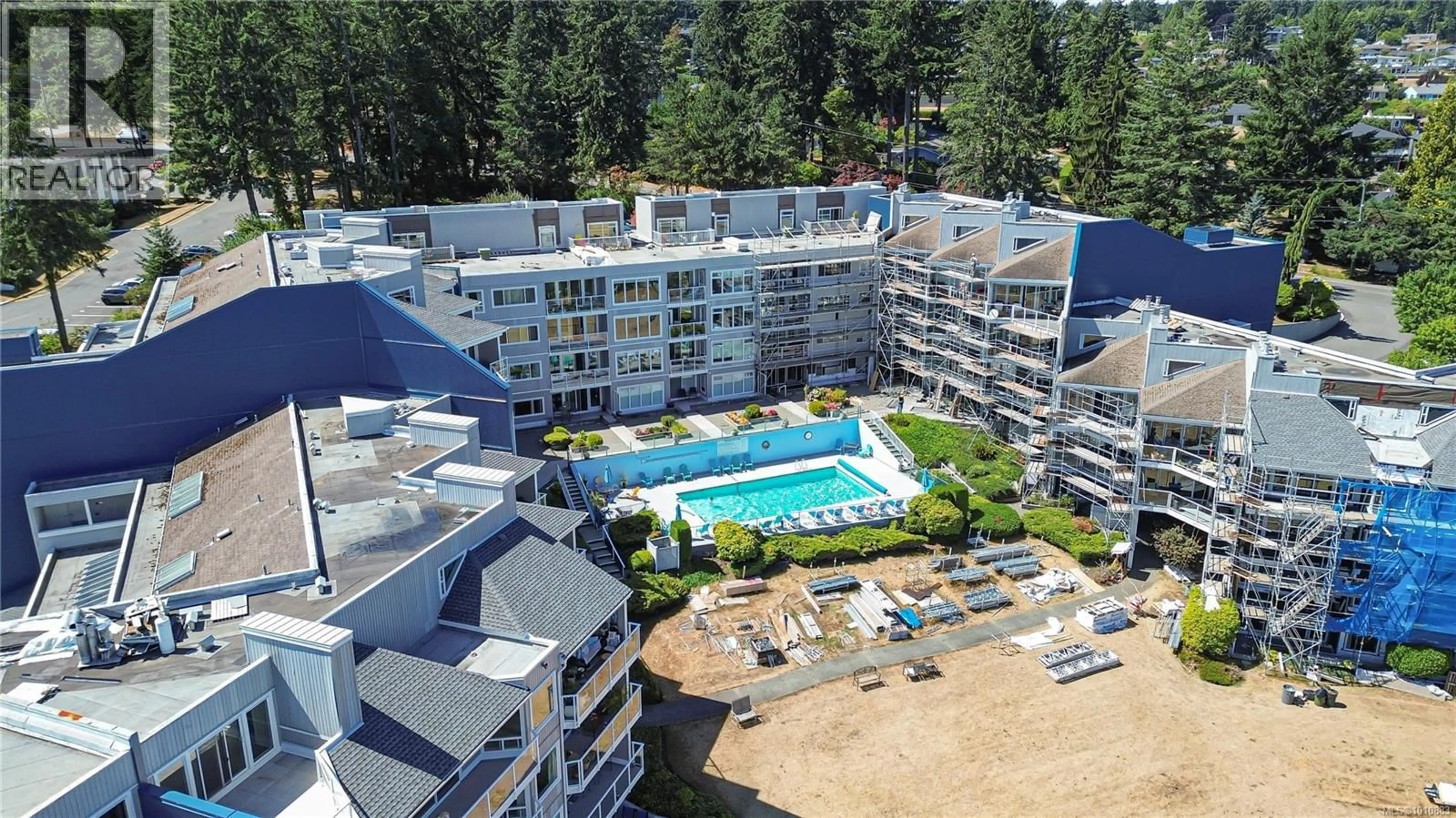 A pic from outside/outdoor area/front of a property/back of a property/a pic from drone, unknown for 317 - 2562 DEPARTURE BAY ROAD, Nanaimo British Columbia V9S5P1