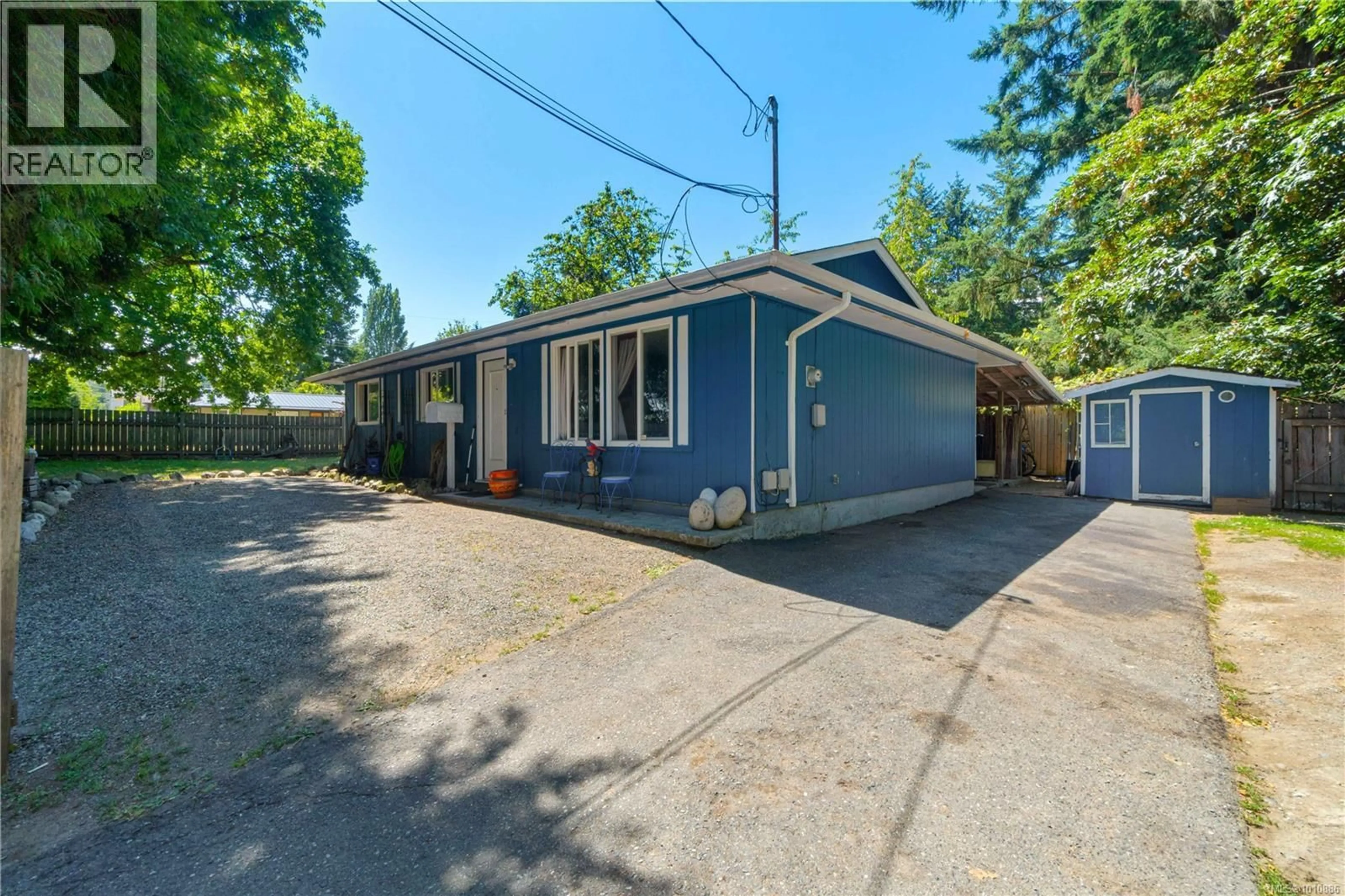A pic from outside/outdoor area/front of a property/back of a property/a pic from drone, street for 779 HOWARD AVENUE, Nanaimo British Columbia V9R3S9