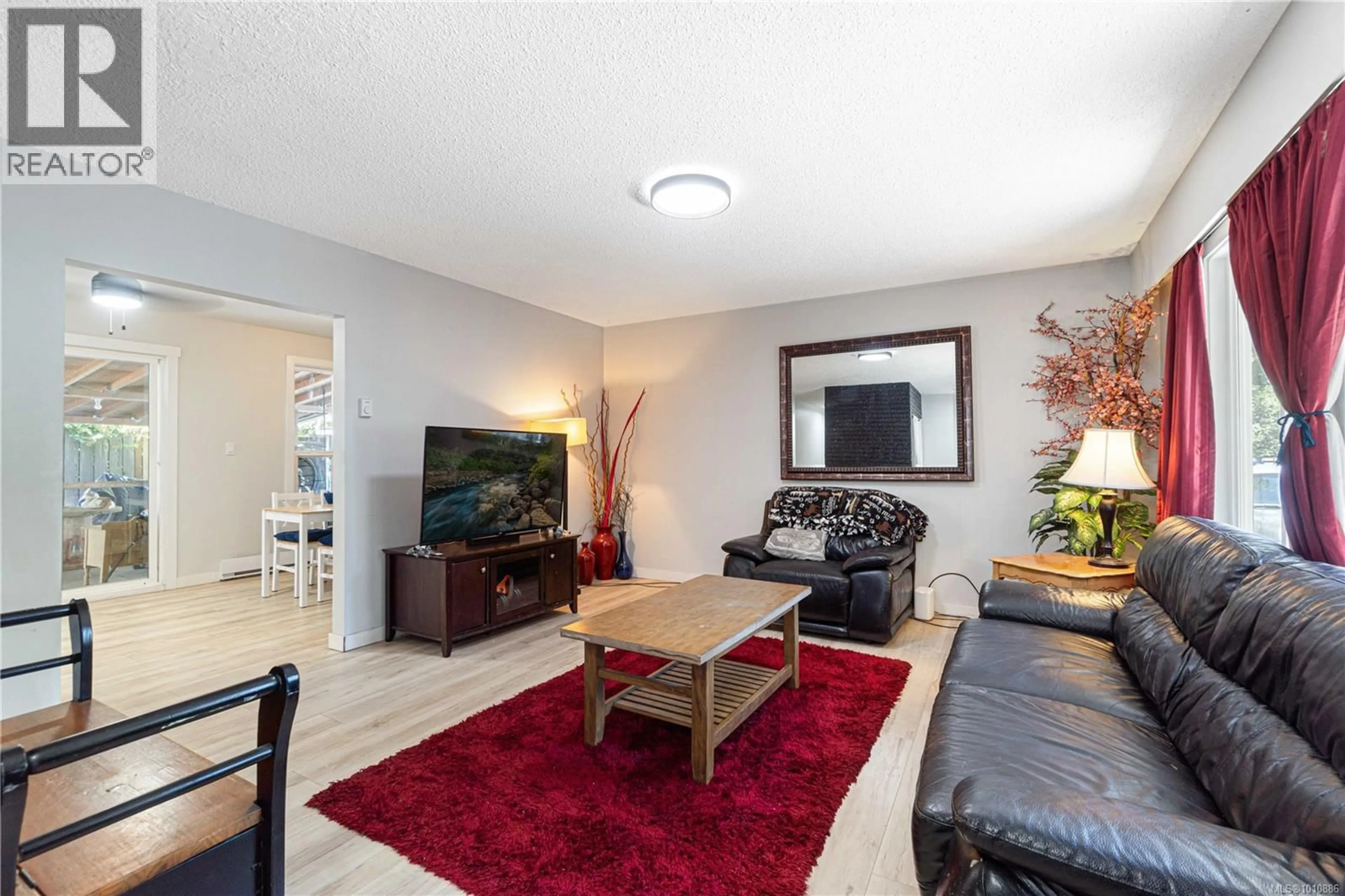 Living room with furniture, unknown for 779 HOWARD AVENUE, Nanaimo British Columbia V9R3S9