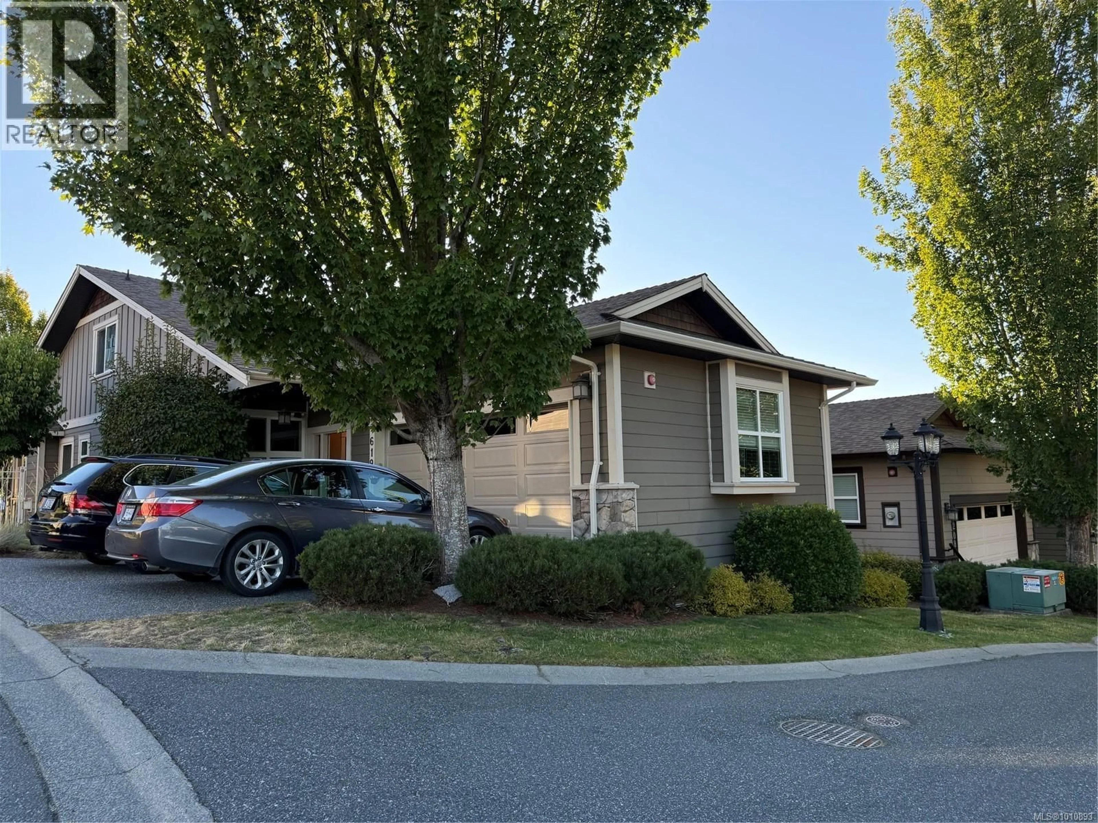 Home with vinyl exterior material, street for 6196 STRATHCONA PLACE, Nanaimo British Columbia V9T0A3