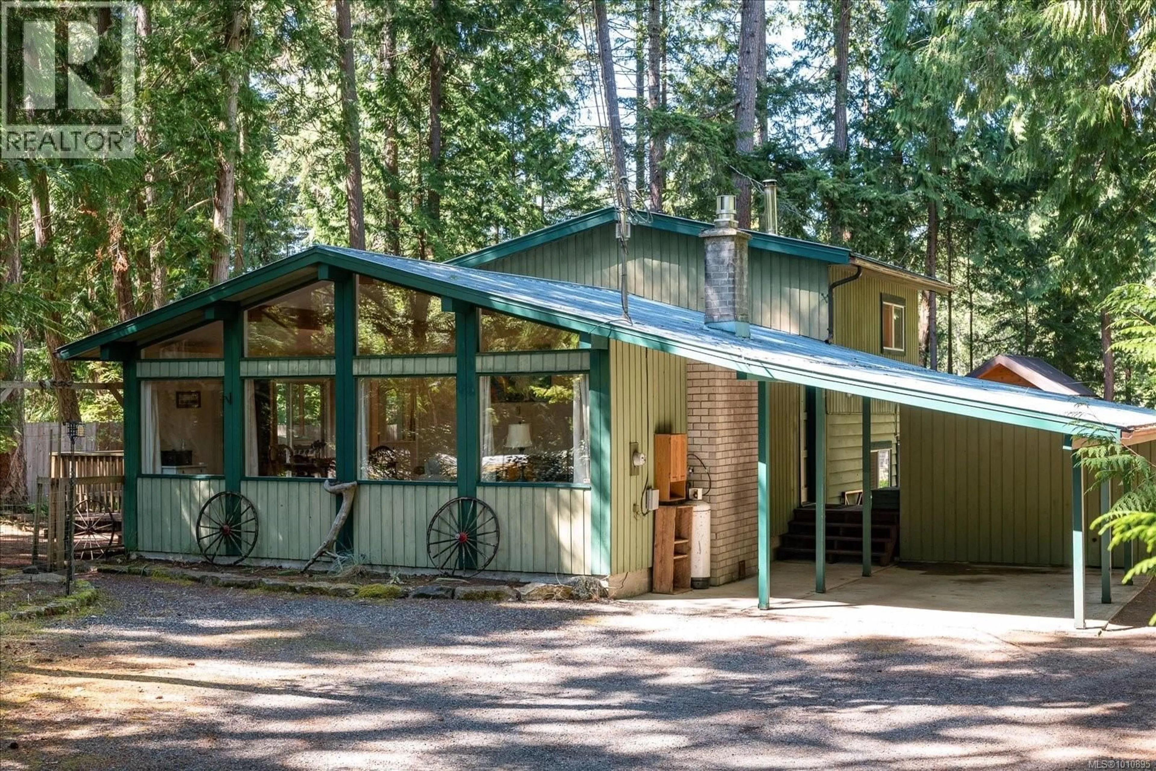 Home with vinyl exterior material, unknown for 260 MALASPINA DRIVE, Gabriola Island British Columbia V0R1X1