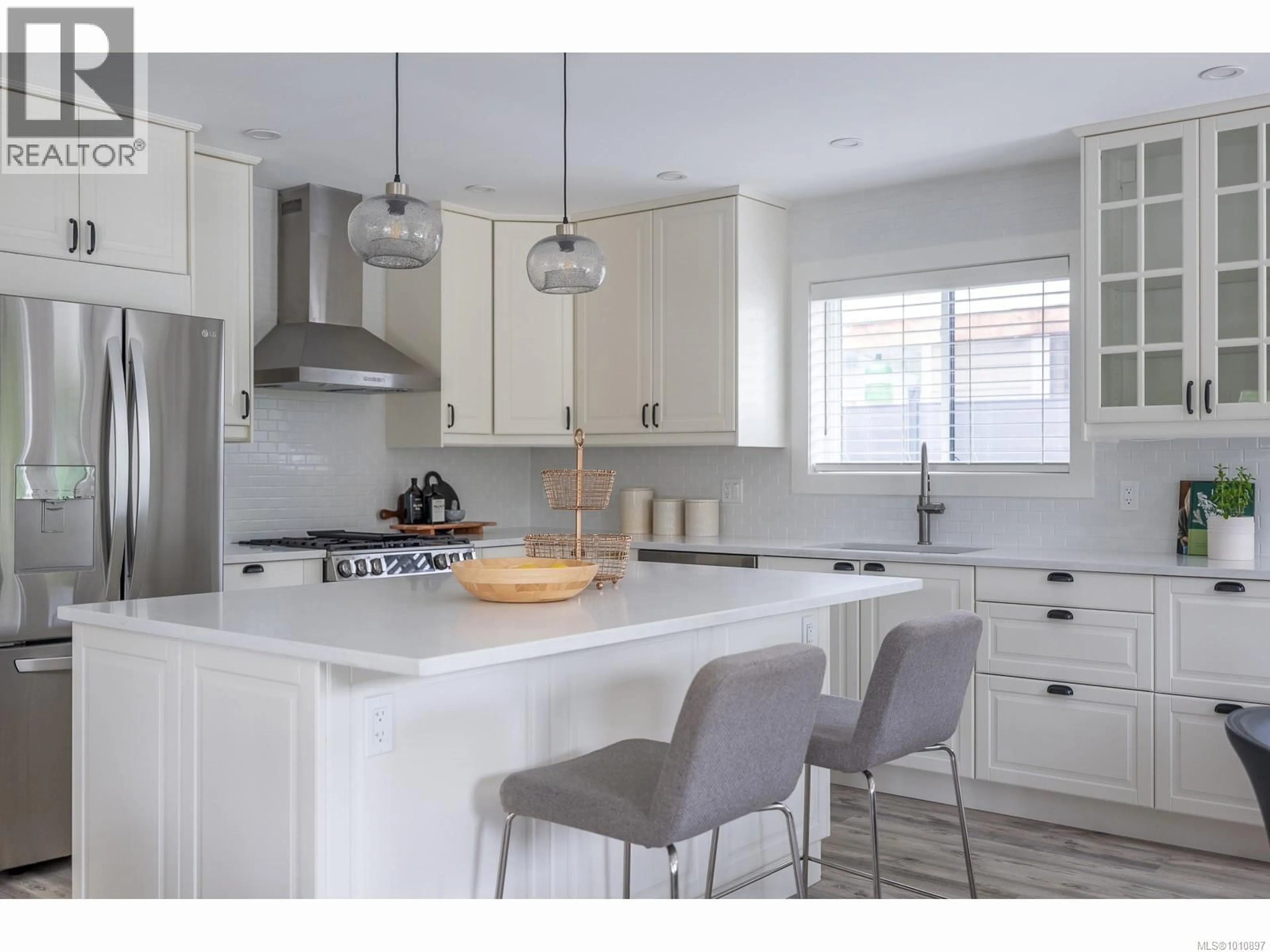 Contemporary kitchen, unknown for 151 HICKEY AVENUE, Parksville British Columbia V9P1M1