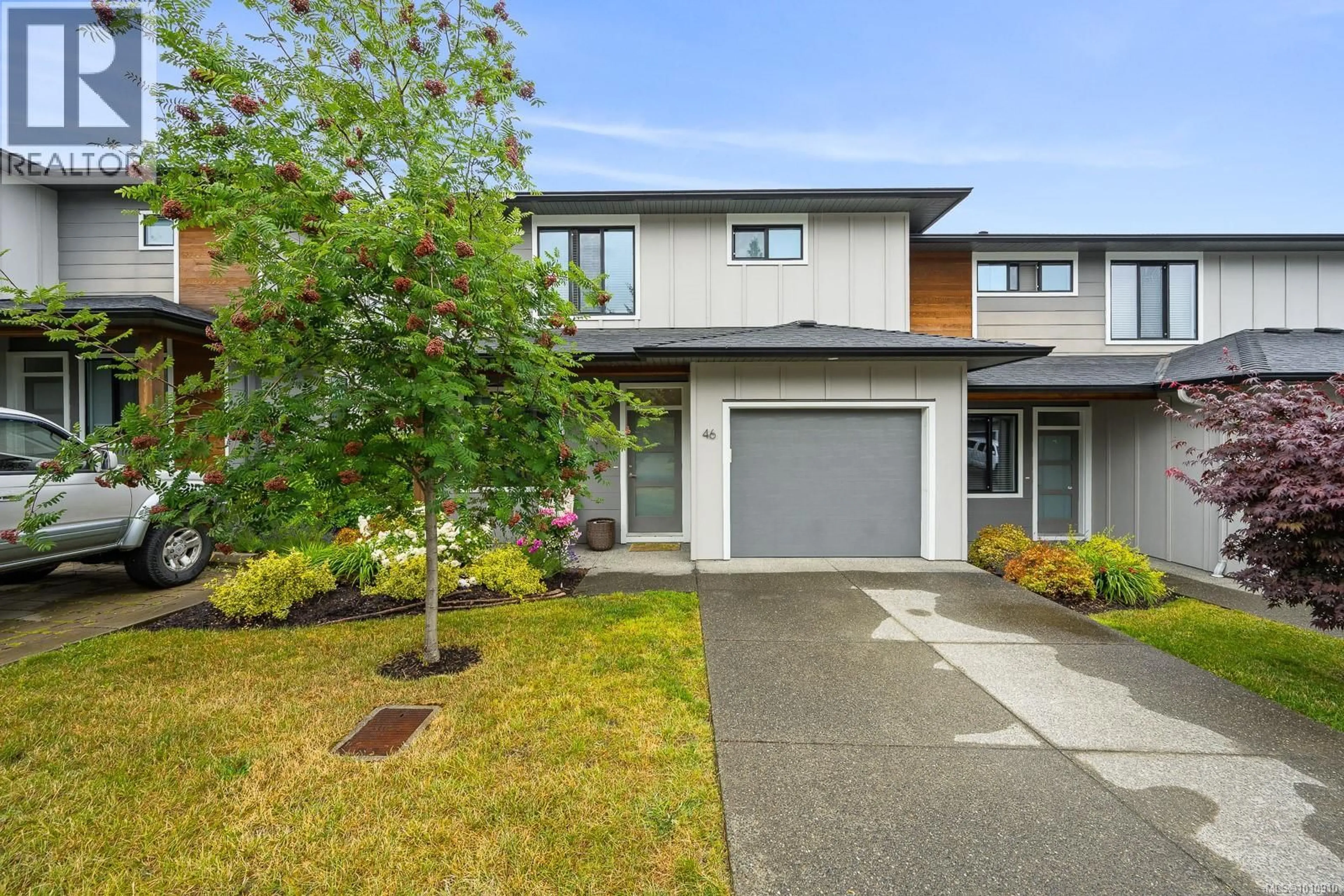 Home with vinyl exterior material, street for 46 - 2607 KENDAL AVENUE, Cumberland British Columbia V0S1S0