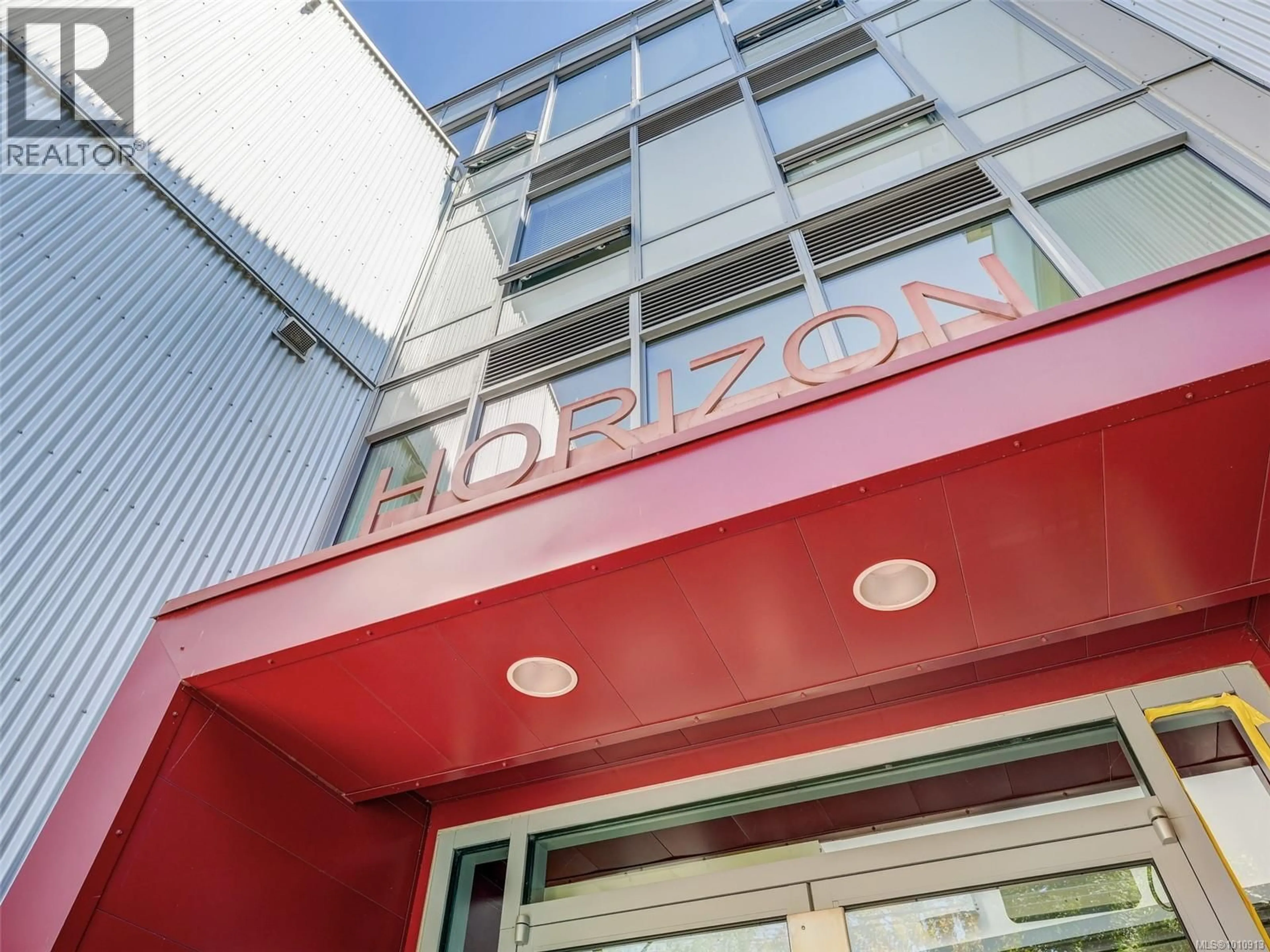 Indoor foyer for 207 - 767 TYEE ROAD, Victoria British Columbia V9A0G5