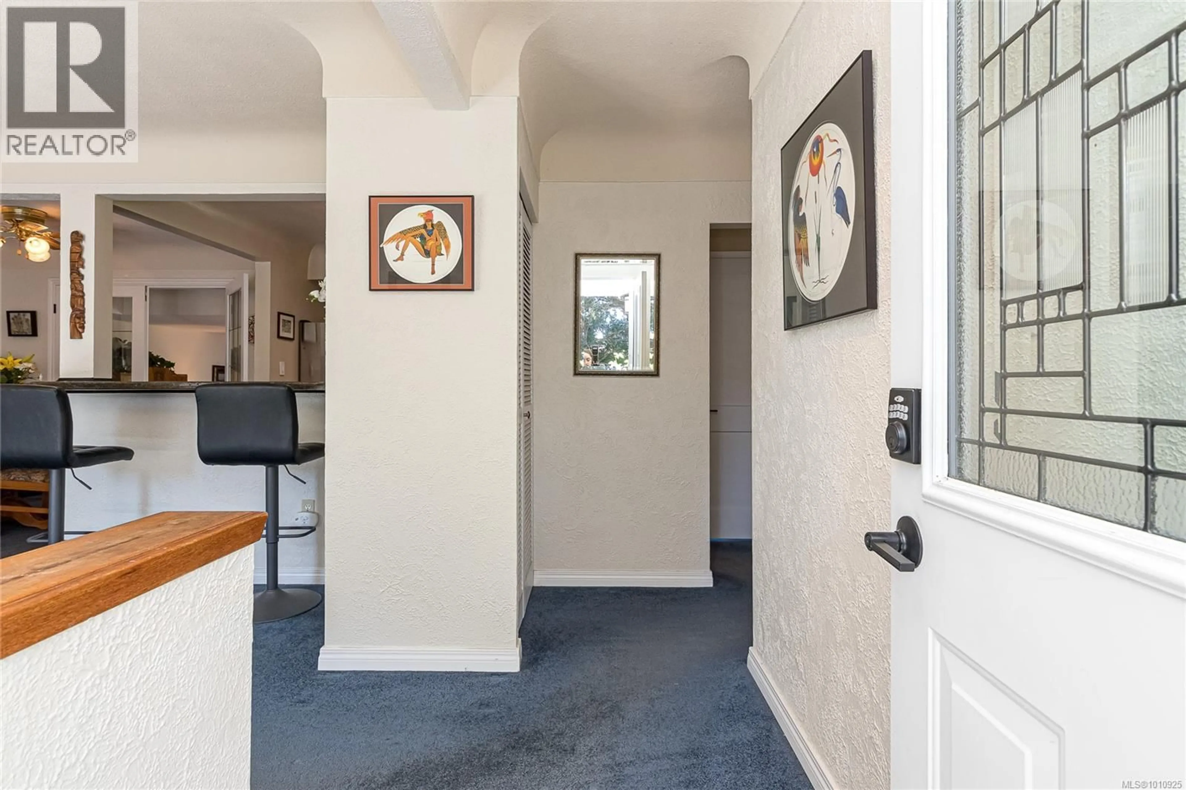 Indoor foyer for 3334 ACEMINK ROAD, Colwood British Columbia V9C2J6