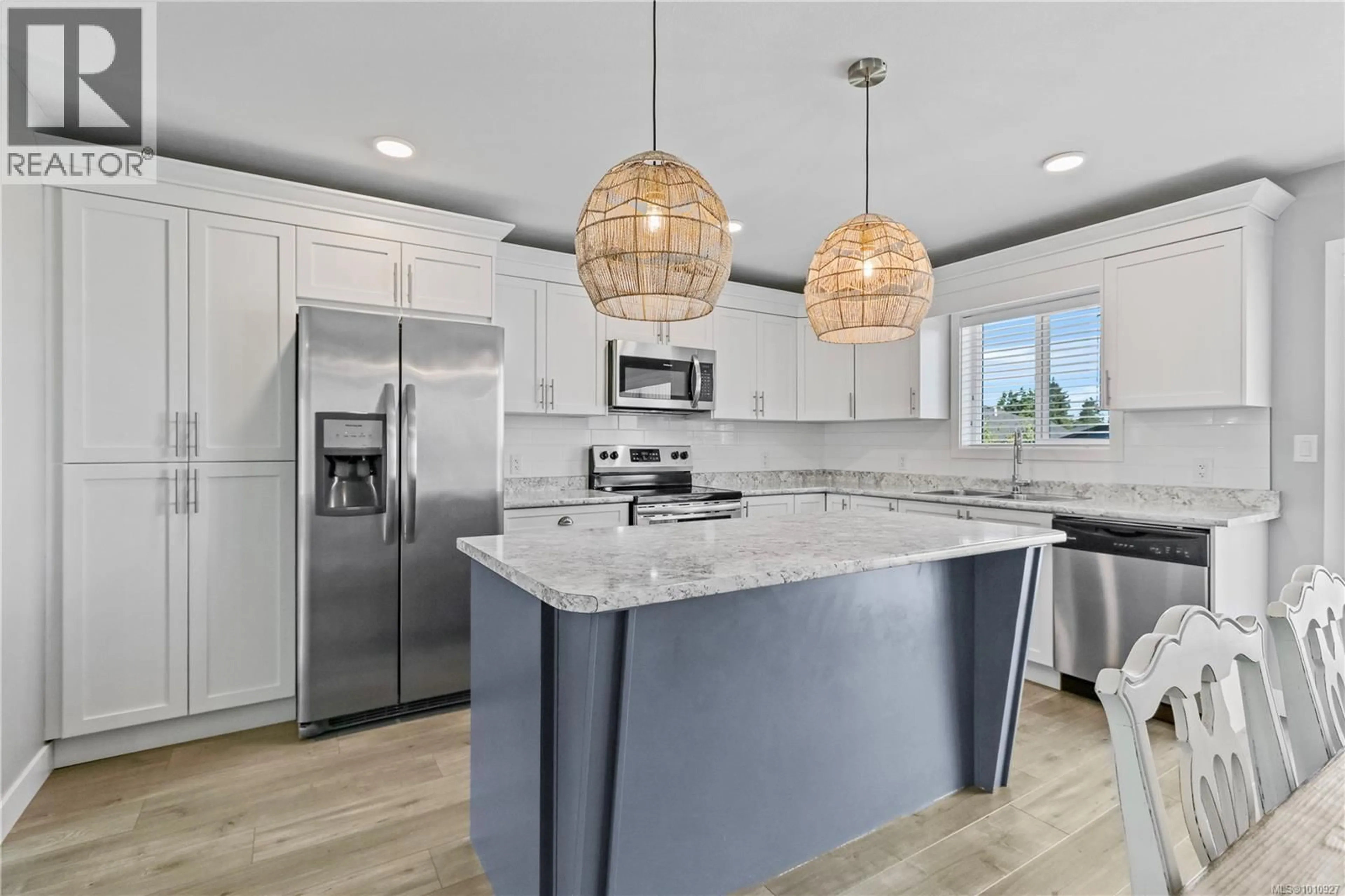 Open concept kitchen, unknown for 532 LORI PLACE, Nanaimo British Columbia V9R0H8