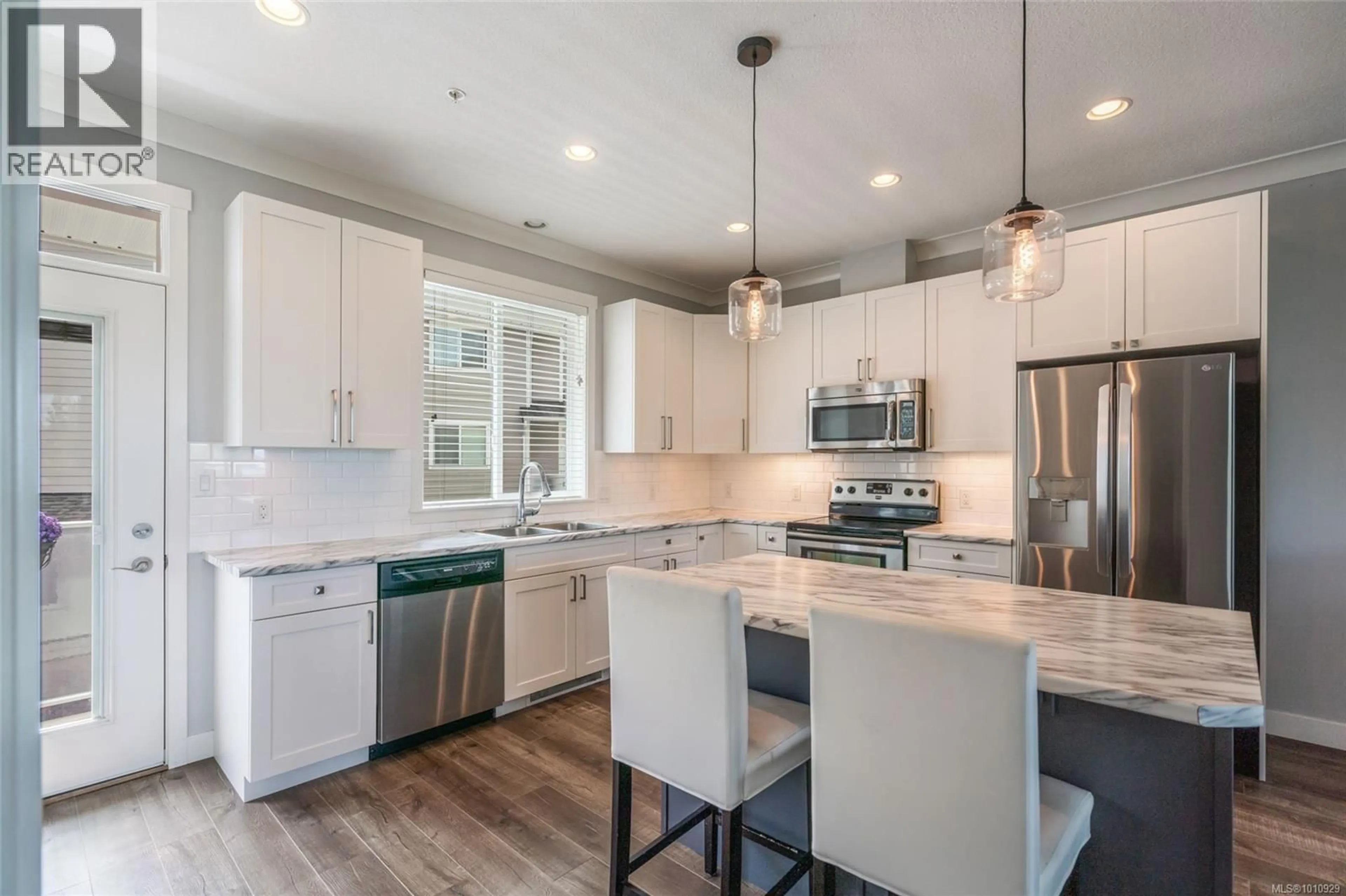 Open concept kitchen, unknown for 4 - 6115 GLACIER WAY, Nanaimo British Columbia V9T0H8
