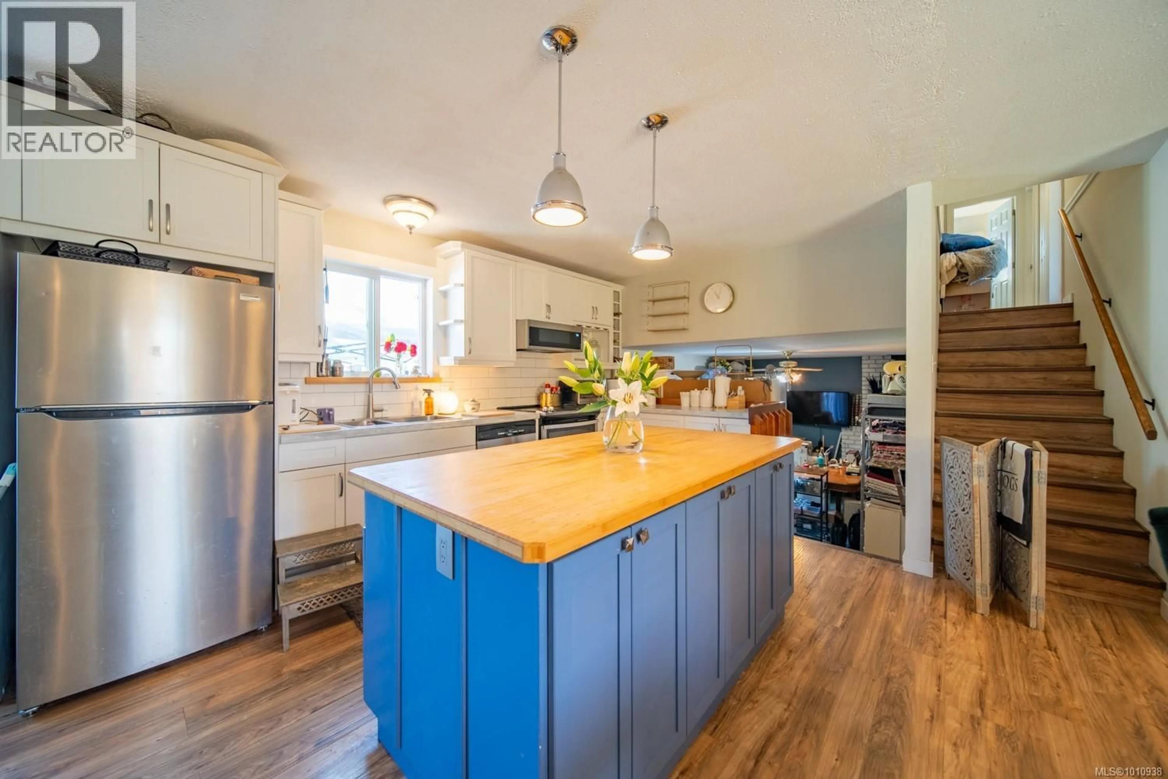 Open concept kitchen, unknown for 667 BLENKIN AVENUE, Parksville British Columbia V9P1G7