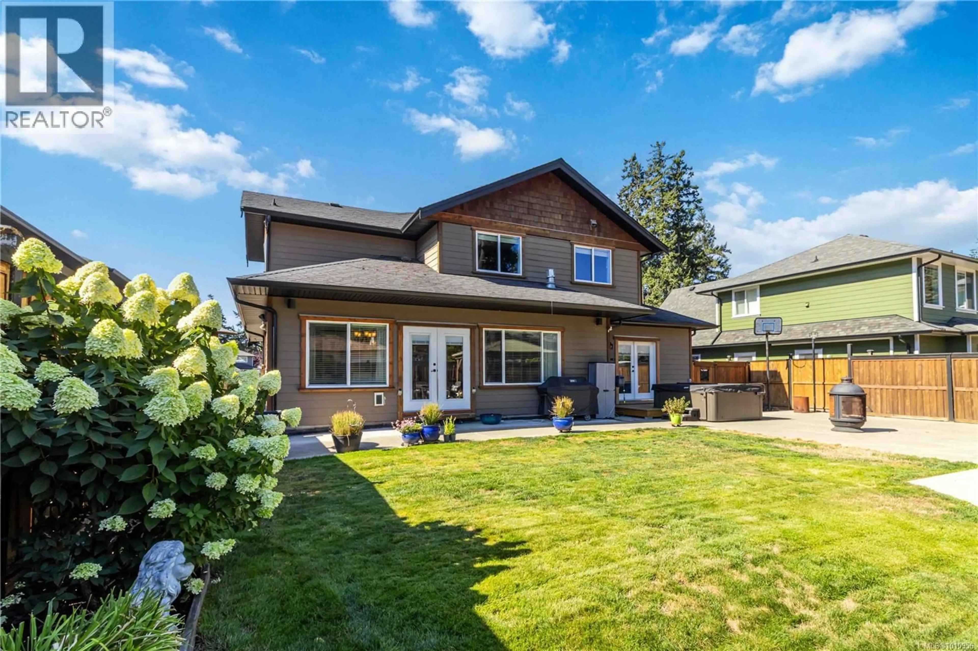 Home with vinyl exterior material, street for 544 WOODEND ROAD, Colwood British Columbia V9C0G4