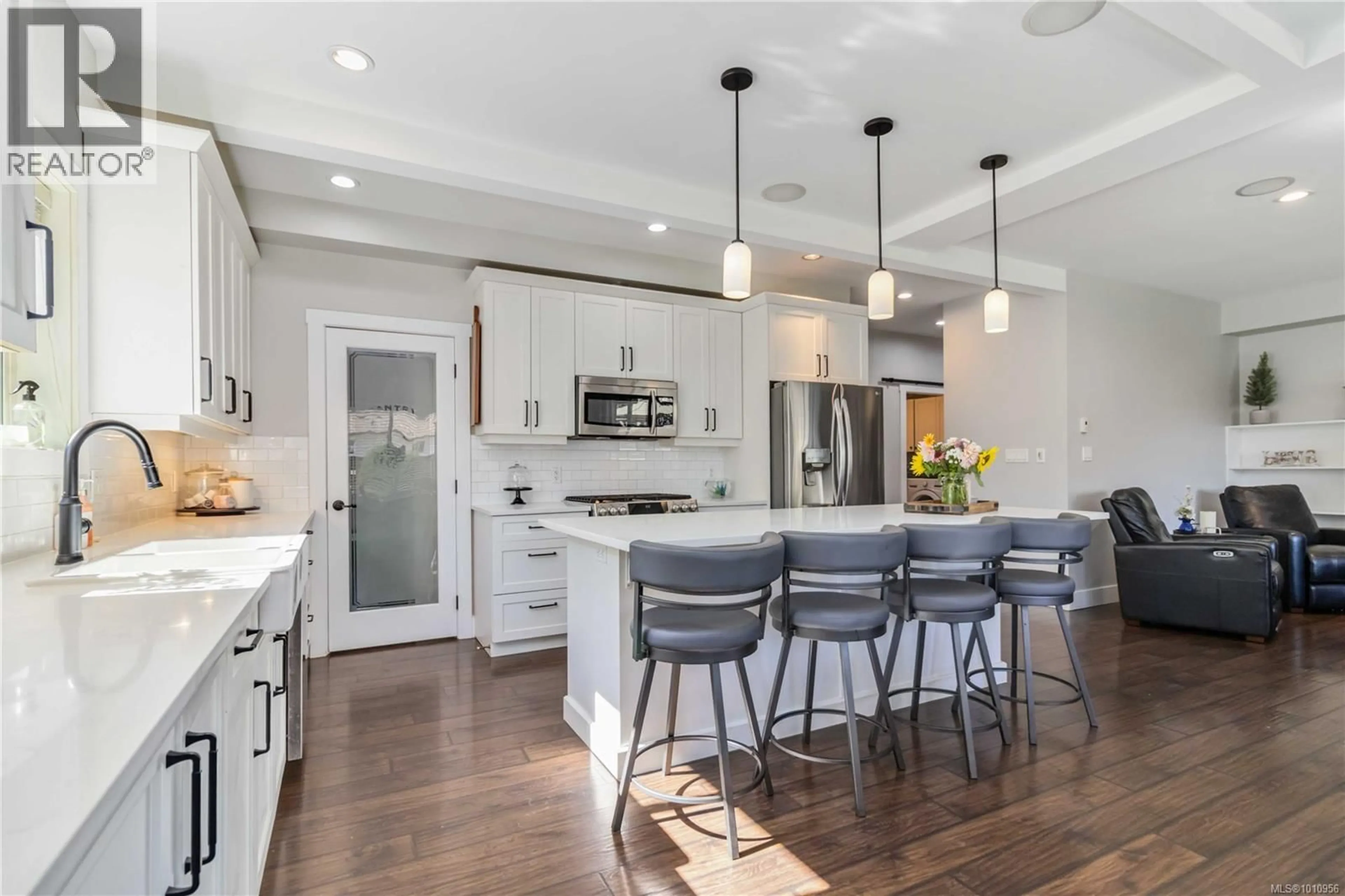 Open concept kitchen, unknown for 544 WOODEND ROAD, Colwood British Columbia V9C0G4