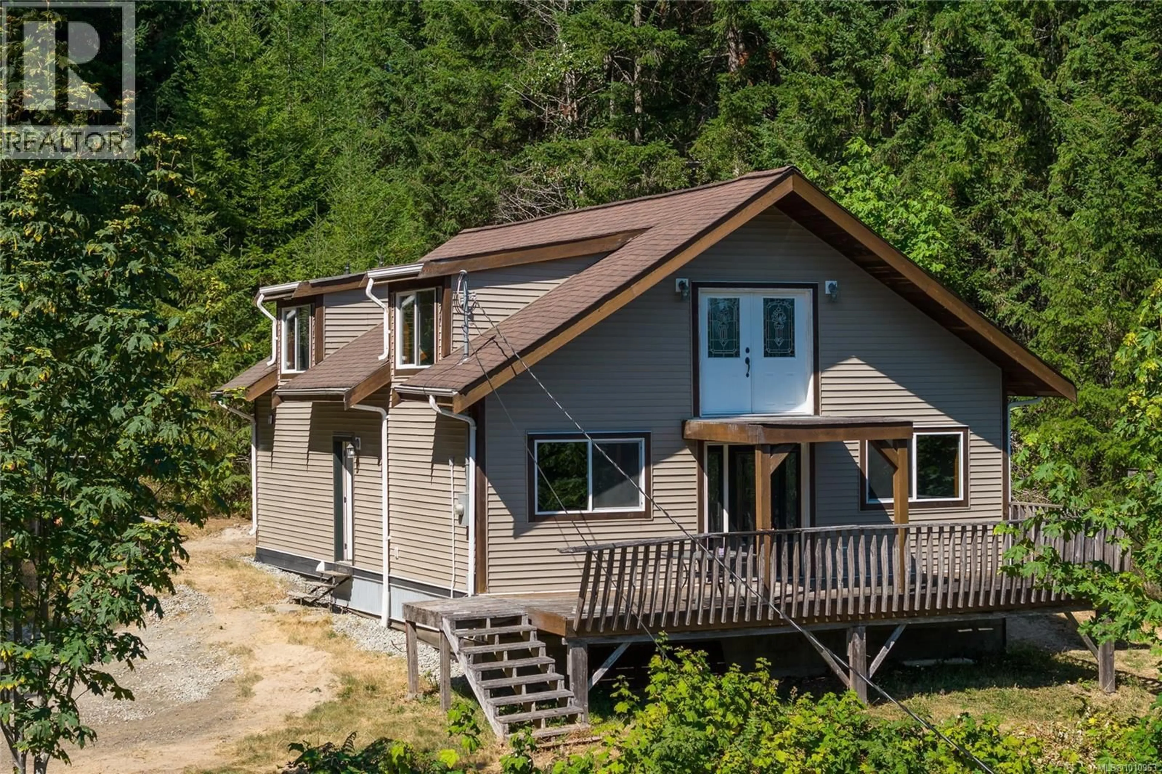 Home with vinyl exterior material, unknown for 2031 WARING ROAD, Nanaimo British Columbia V9X1V1