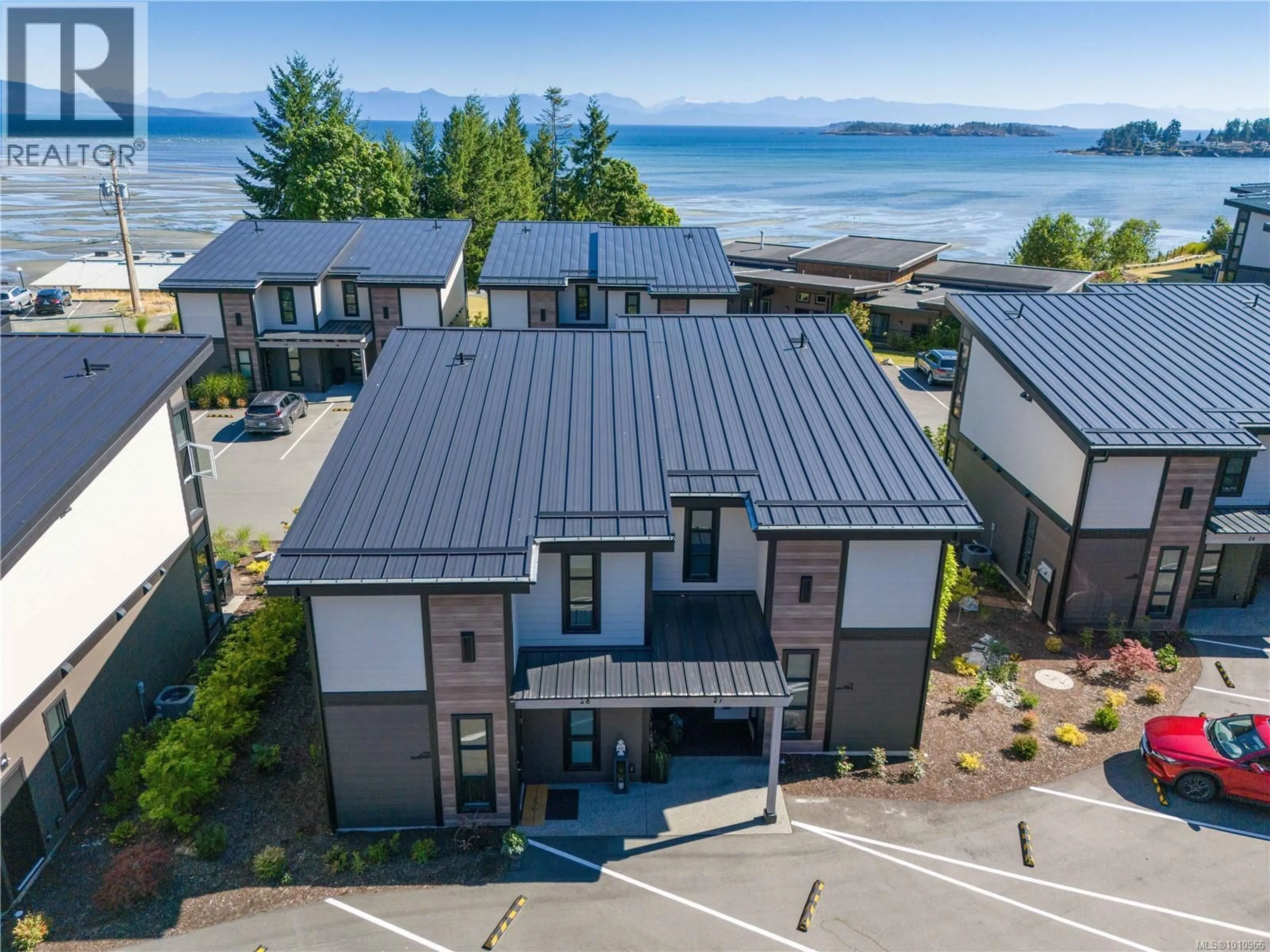 A pic from outside/outdoor area/front of a property/back of a property/a pic from drone, water/lake/river/ocean view for 28 - 1175 RESORT DRIVE, Parksville British Columbia V9P2E3