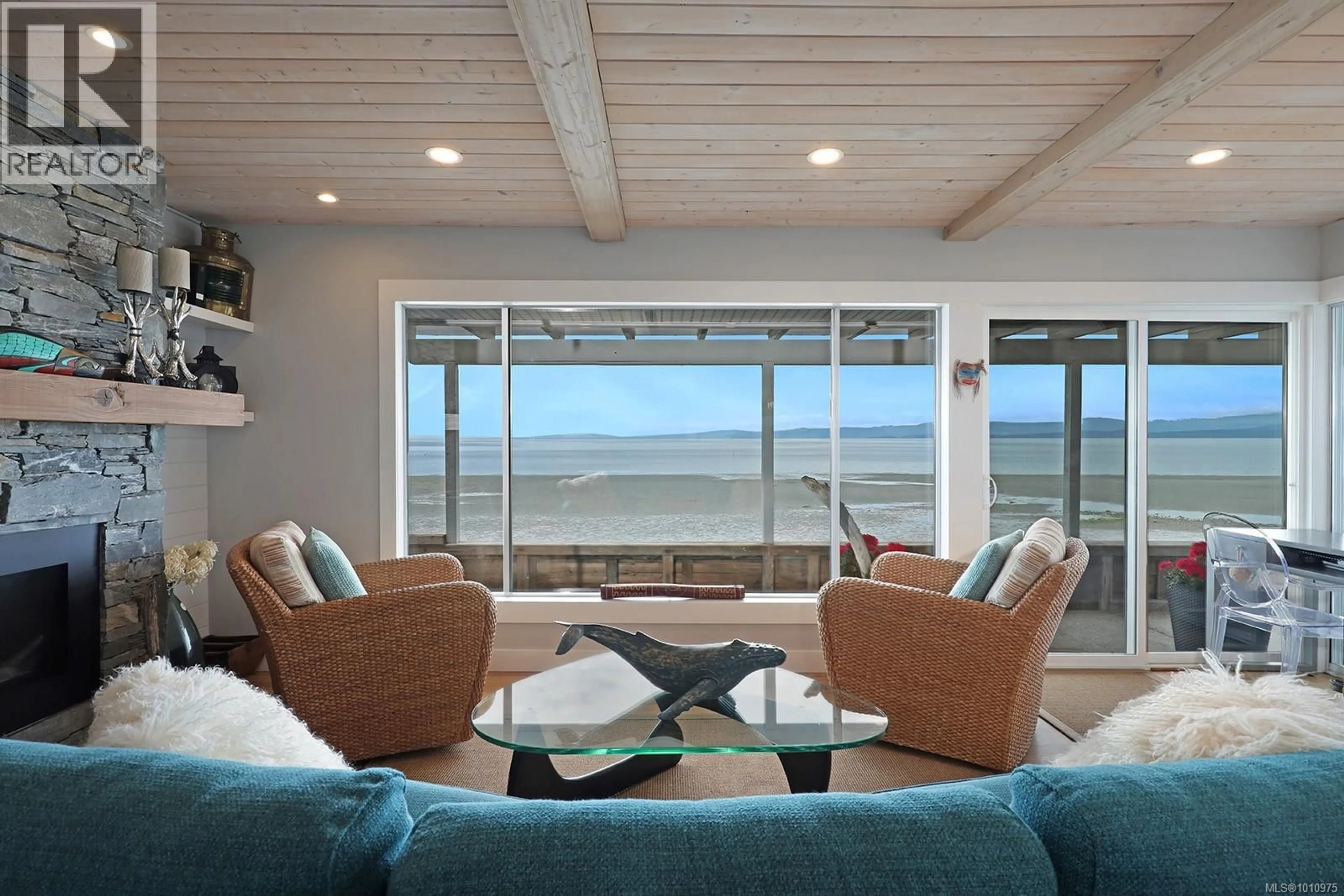 Living room with furniture, unknown for 2935 ISLAND HIGHWAY WEST, Qualicum Beach British Columbia V9K2H2