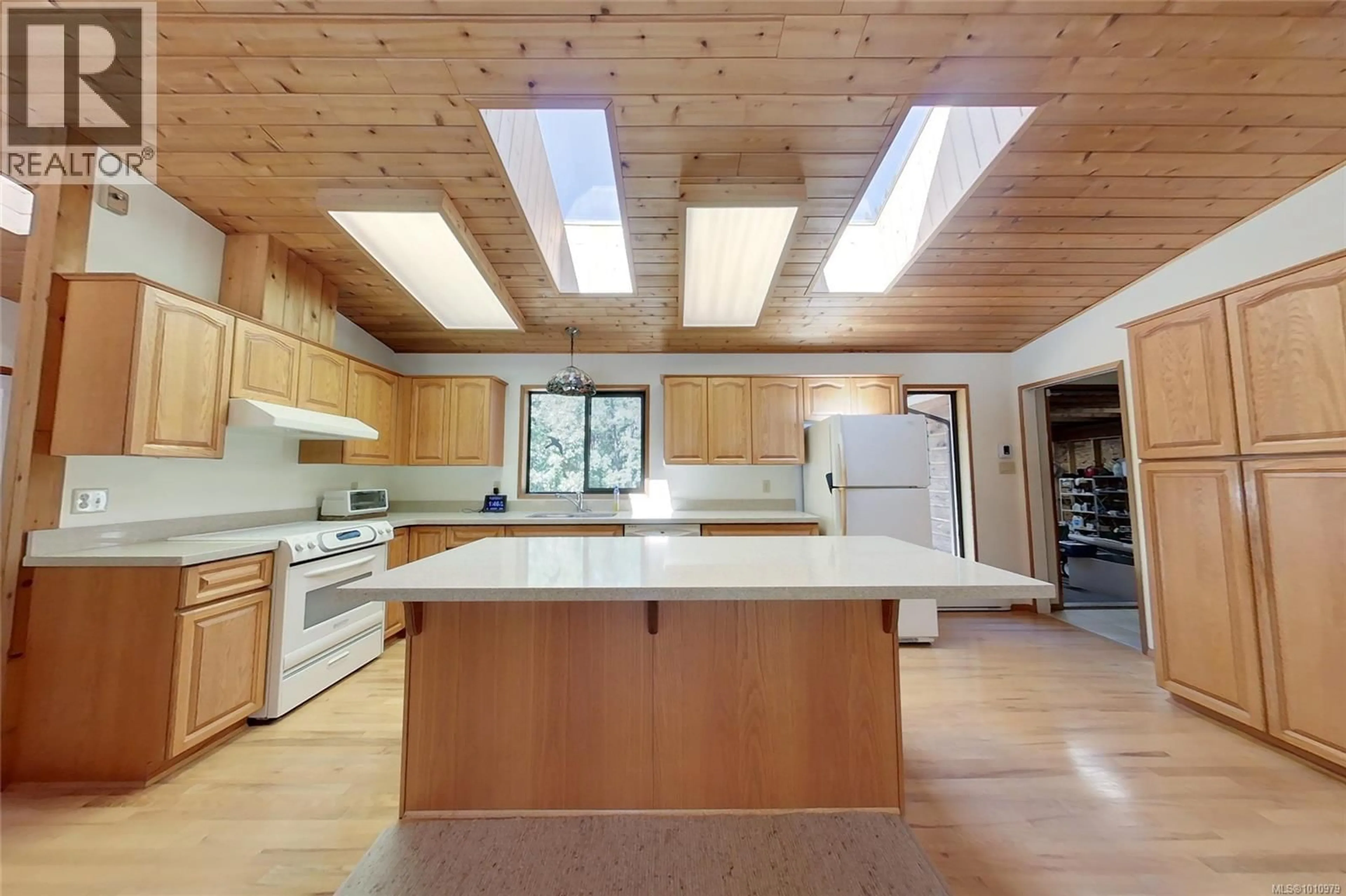 Open concept kitchen, unknown for 2175 SPURS PLACE, Nanoose Bay British Columbia V9P9C2