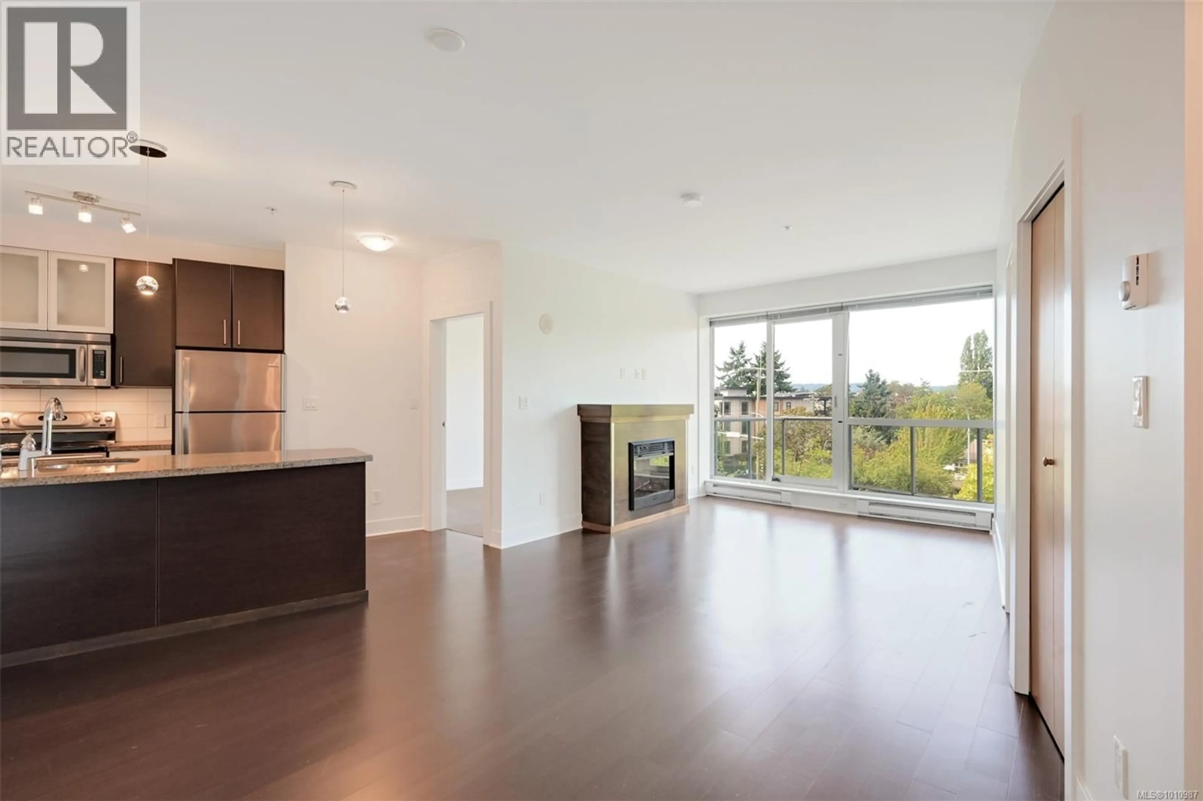 Unknown for 418 - 2745 VETERANS MEMORIAL PARKWAY, Langford British Columbia L1L1L1