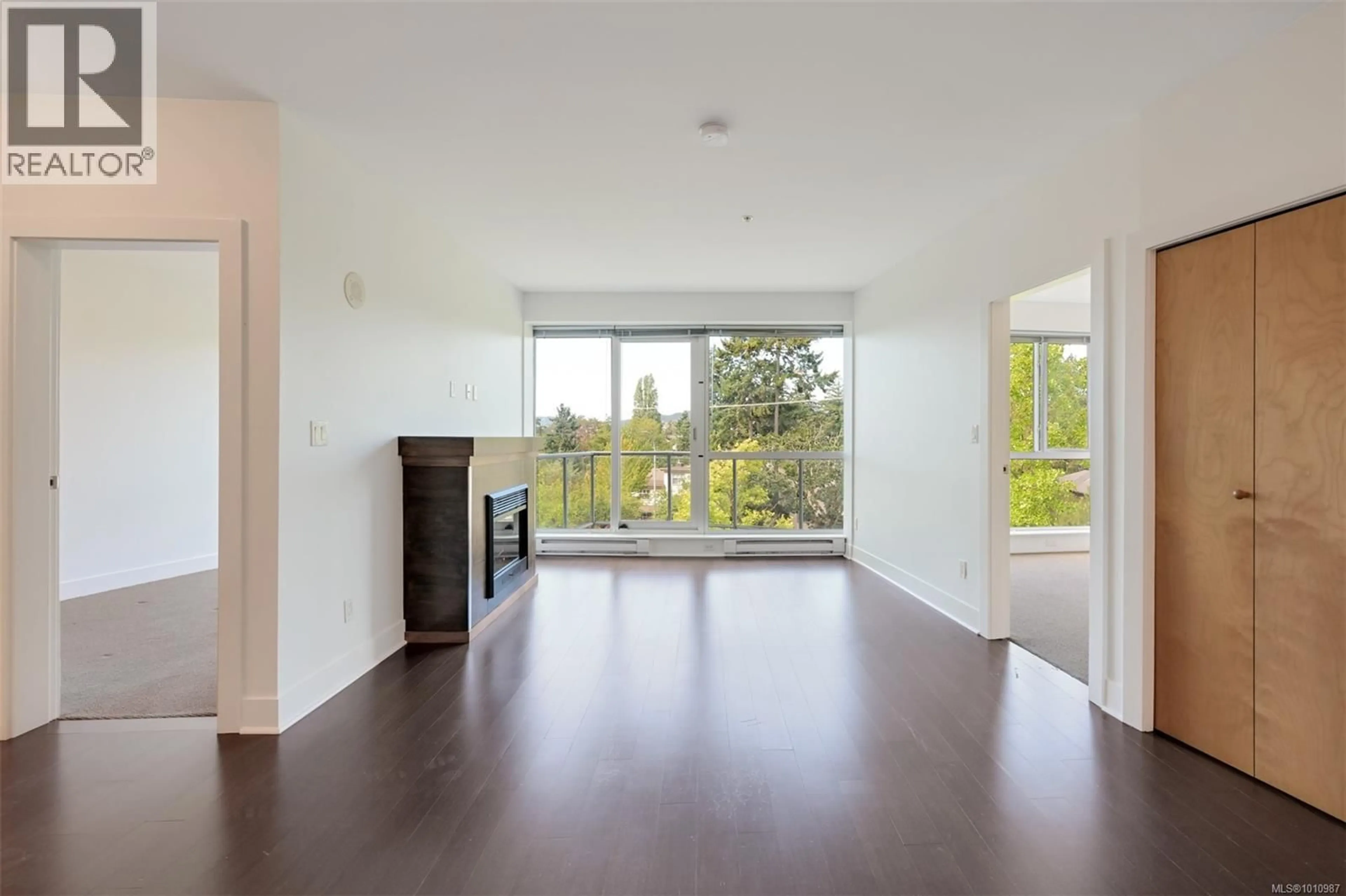 Unknown for 418 - 2745 VETERANS MEMORIAL PARKWAY, Langford British Columbia L1L1L1