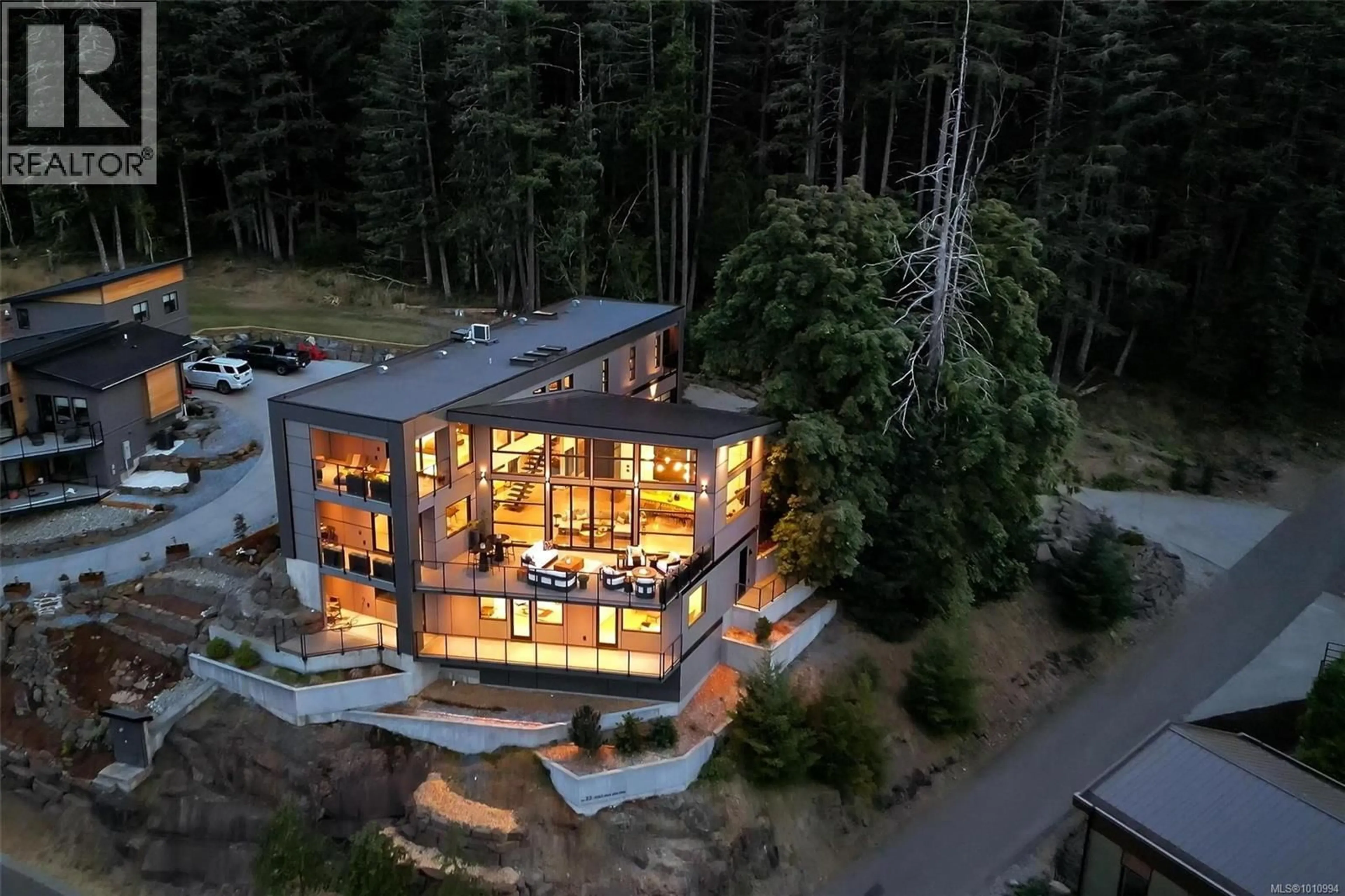 A pic from outside/outdoor area/front of a property/back of a property/a pic from drone, unknown for 22 - 1060 SHORE PINE CLOSE, Duncan British Columbia V9L0C4