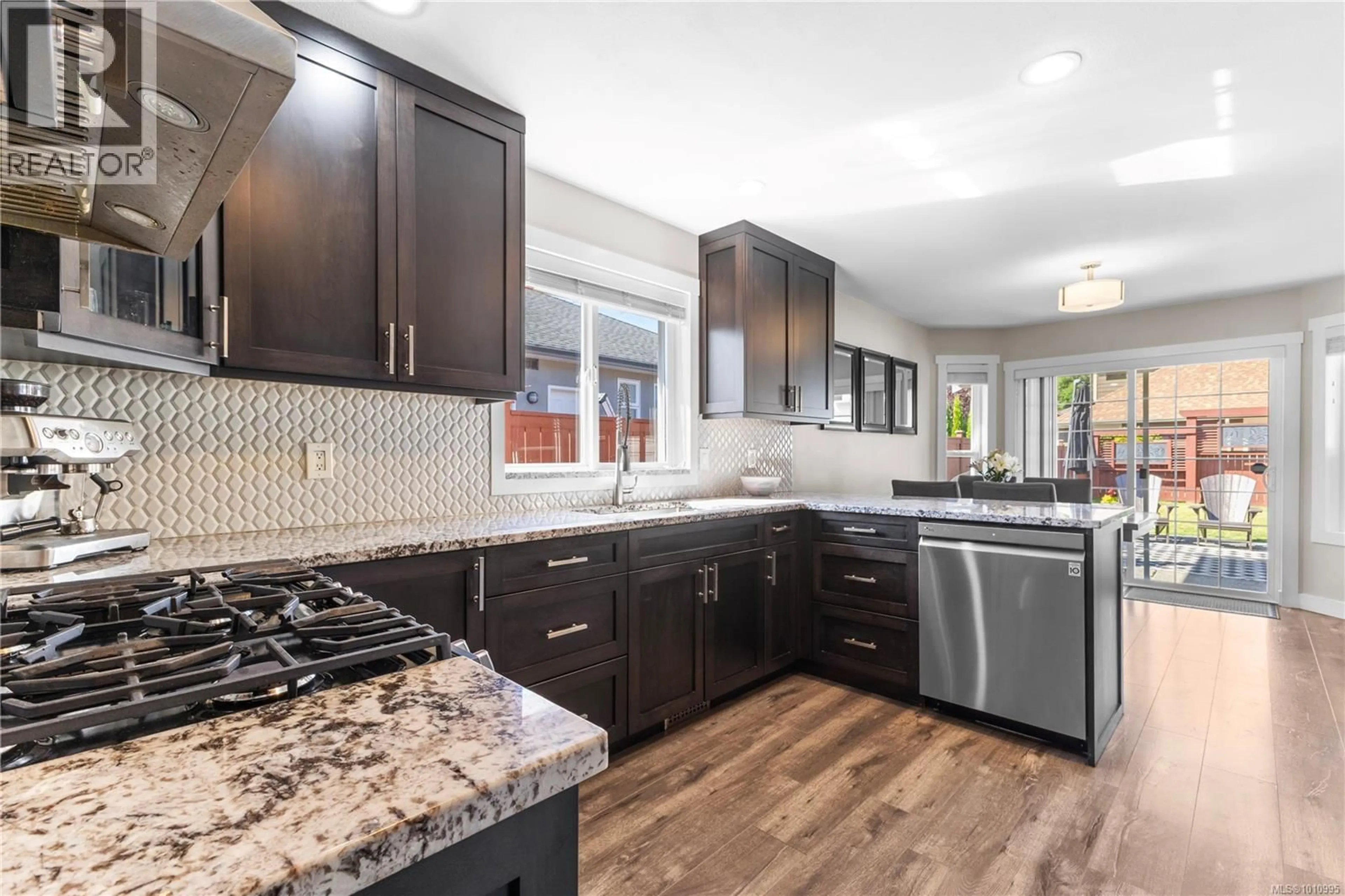 Contemporary kitchen, ceramic/tile floor for 1975 AUGUSTA PLACE, Campbell River British Columbia V9H1R5