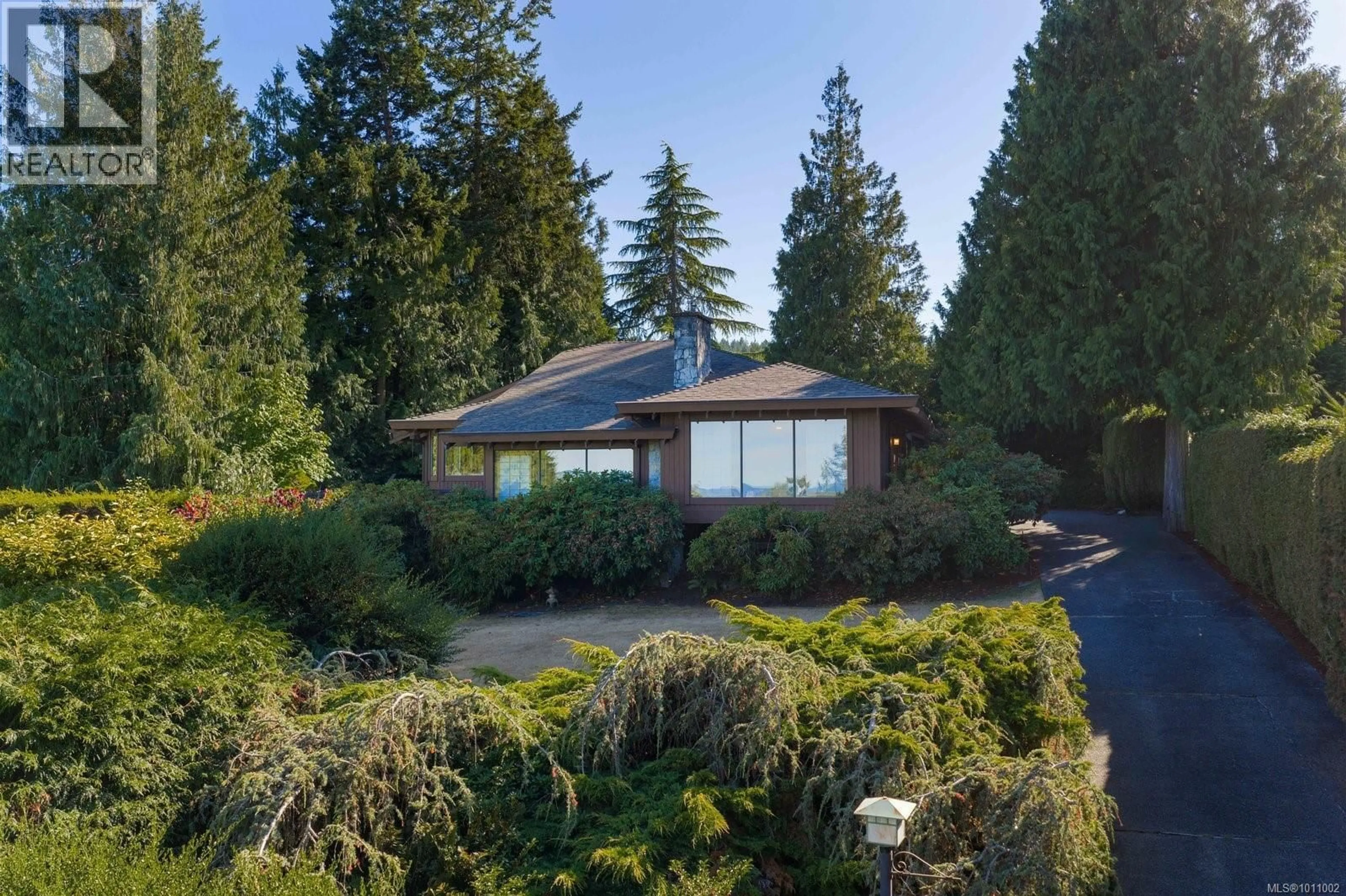 A pic from outside/outdoor area/front of a property/back of a property/a pic from drone, unknown for 1709 SHEARWATER TERRACE, North Saanich British Columbia V8L5L4